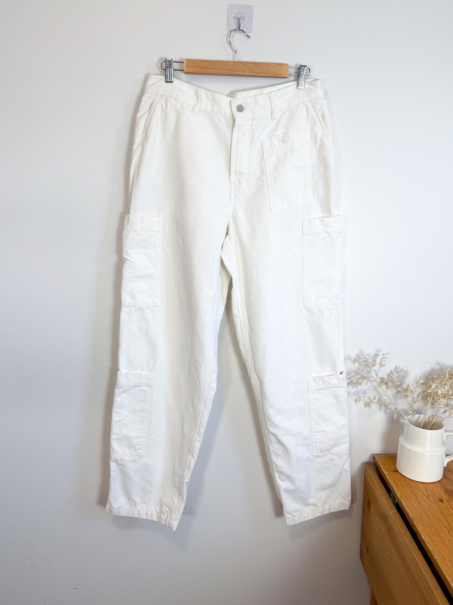 KOTN Slow Fashion White Cargo Pants (Size 32)