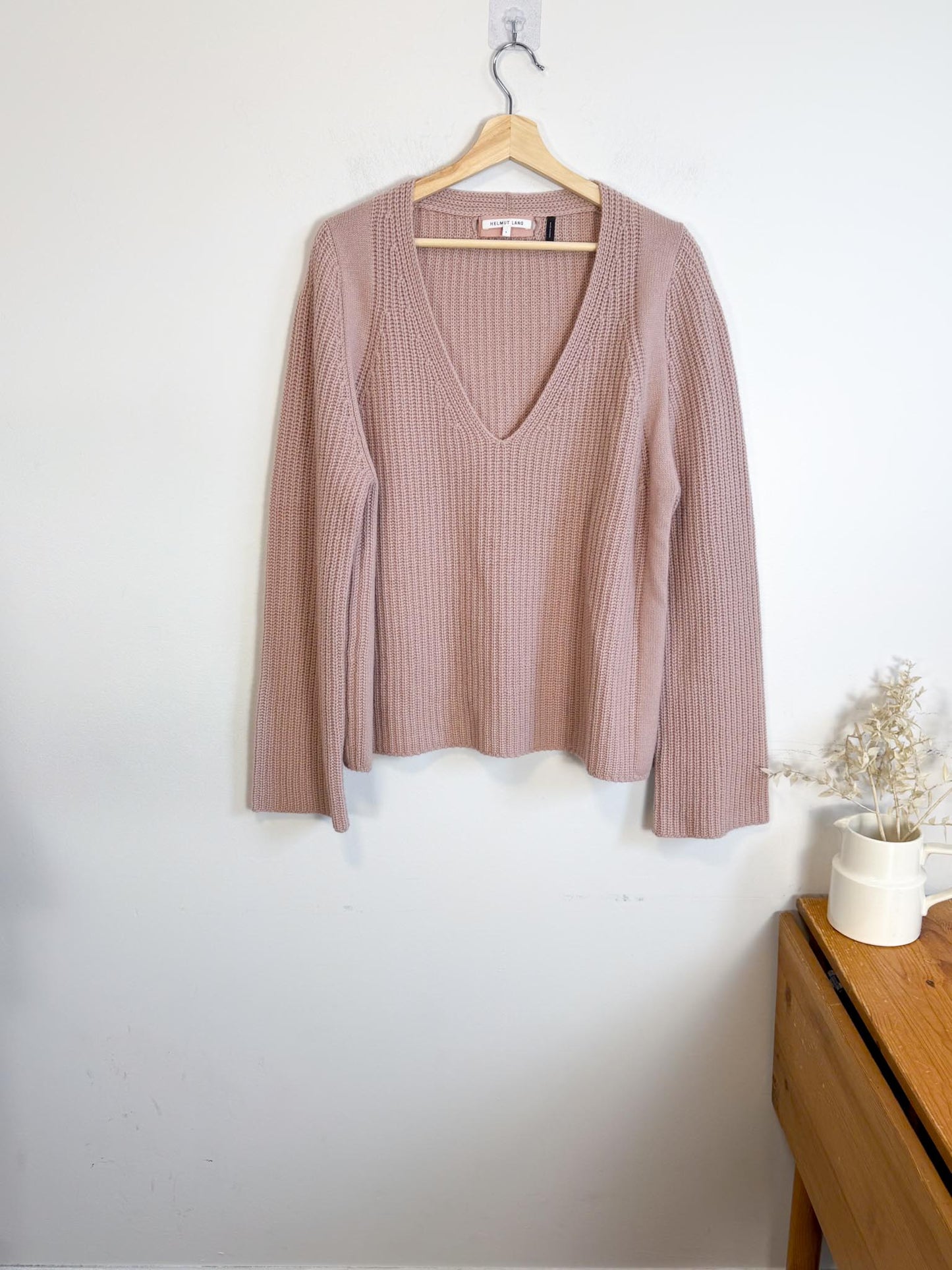 HELMUT LANG Designer Wool & Cashmere V-Neck Knit Sweater in Dusty Rose (Size L)