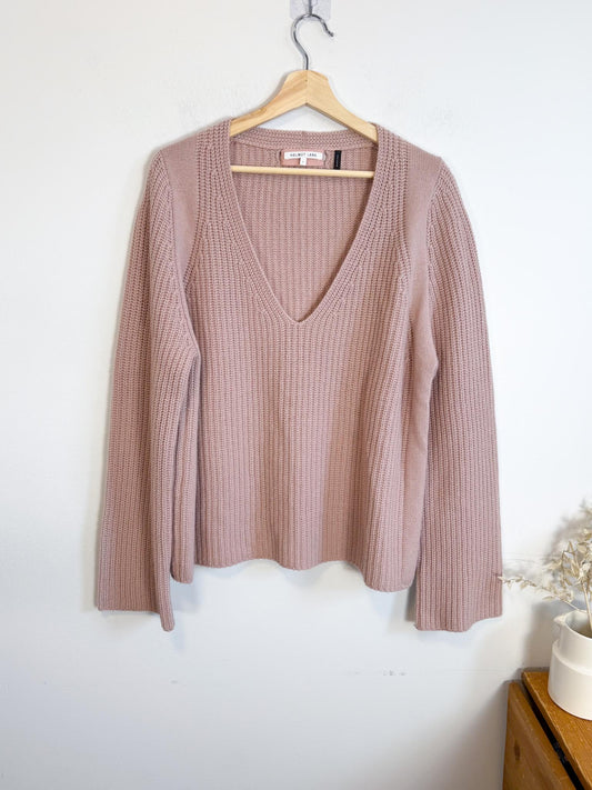 HELMUT LANG Designer Wool & Cashmere V-Neck Knit Sweater in Dusty Rose (Size L)