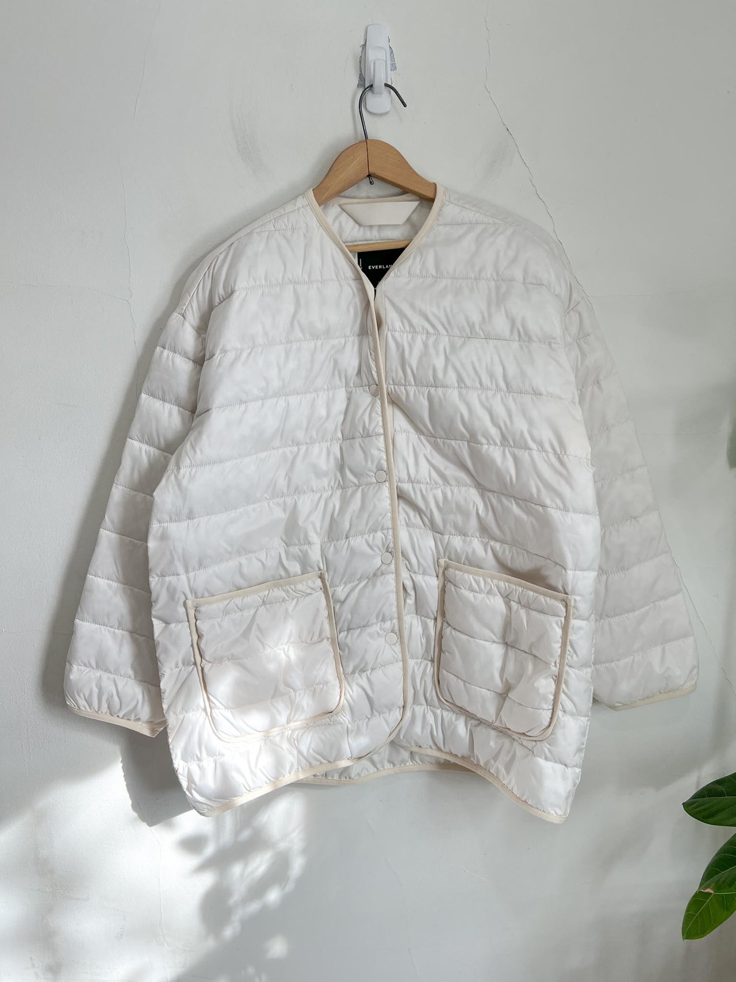 Everlane "The ReNew Quilted Liner Jacket in White" (Size XL)