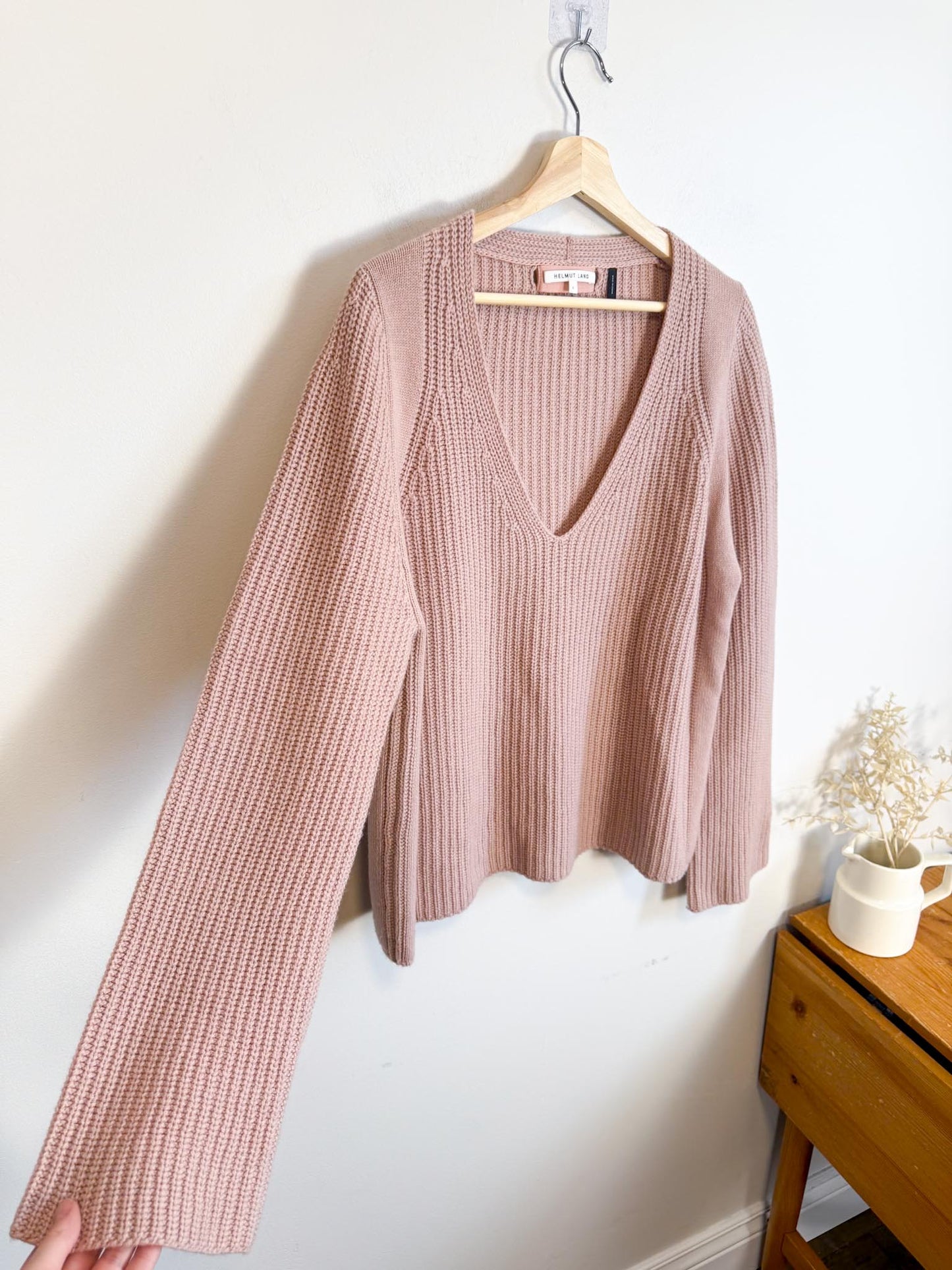 HELMUT LANG Designer Wool & Cashmere V-Neck Knit Sweater in Dusty Rose (Size L)
