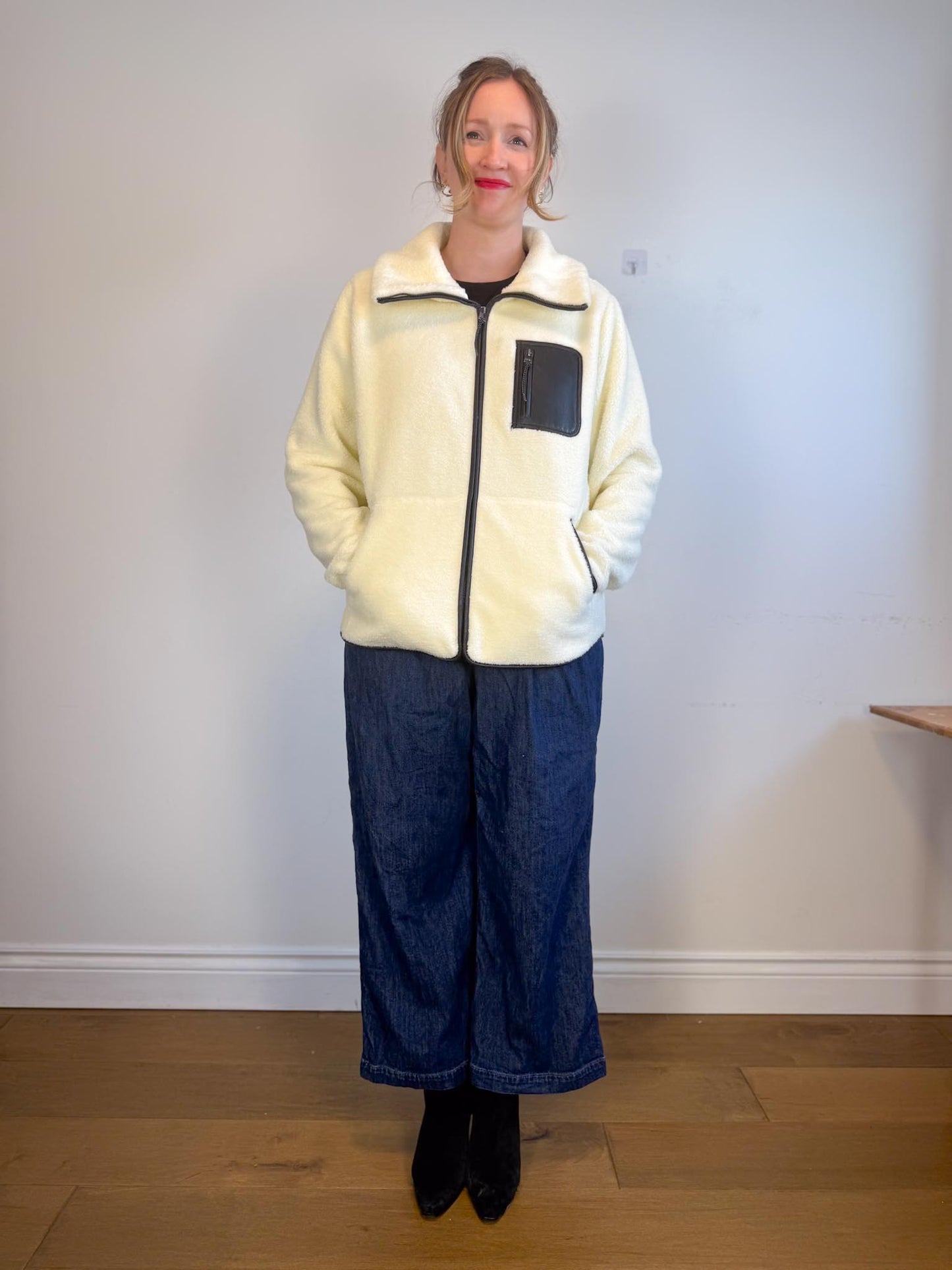 SPANX Fleece Jacket in Cream/Black (Size XL)