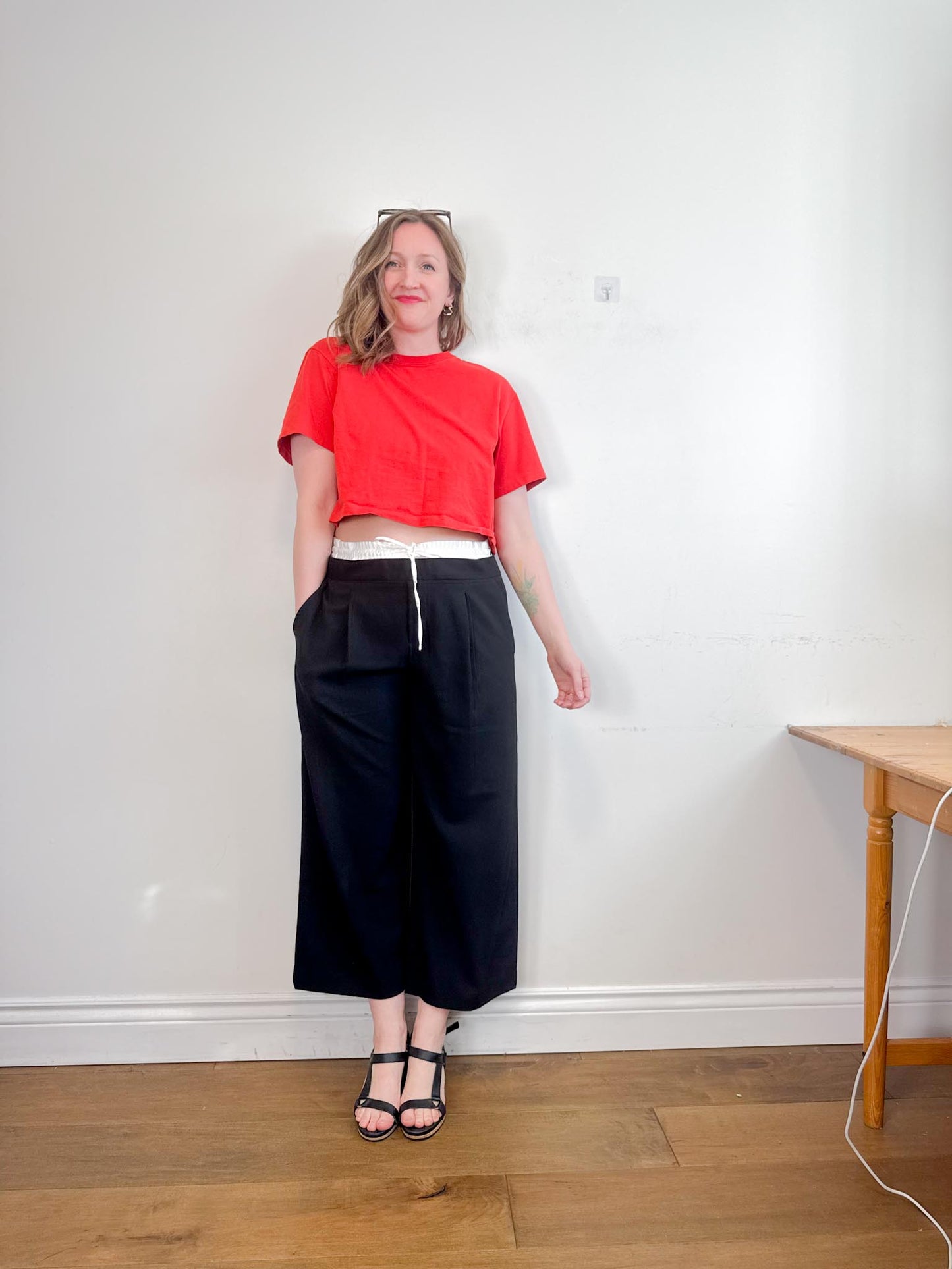 Gap "Mid Rise Double Waist Pants in Black/White" (Size L)