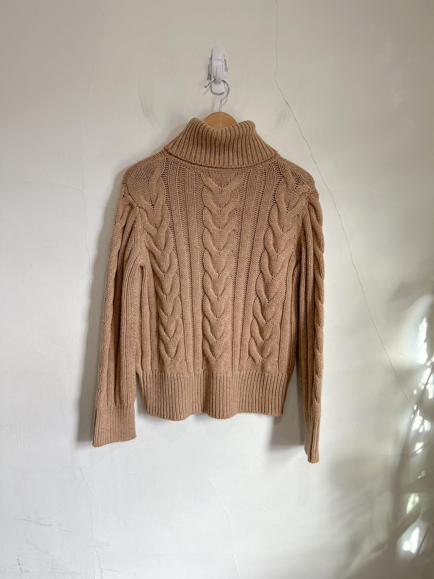 Banana Republic "Merino-Cashmere Split-Sleeve Sweater" in Brown (Size XS/S)