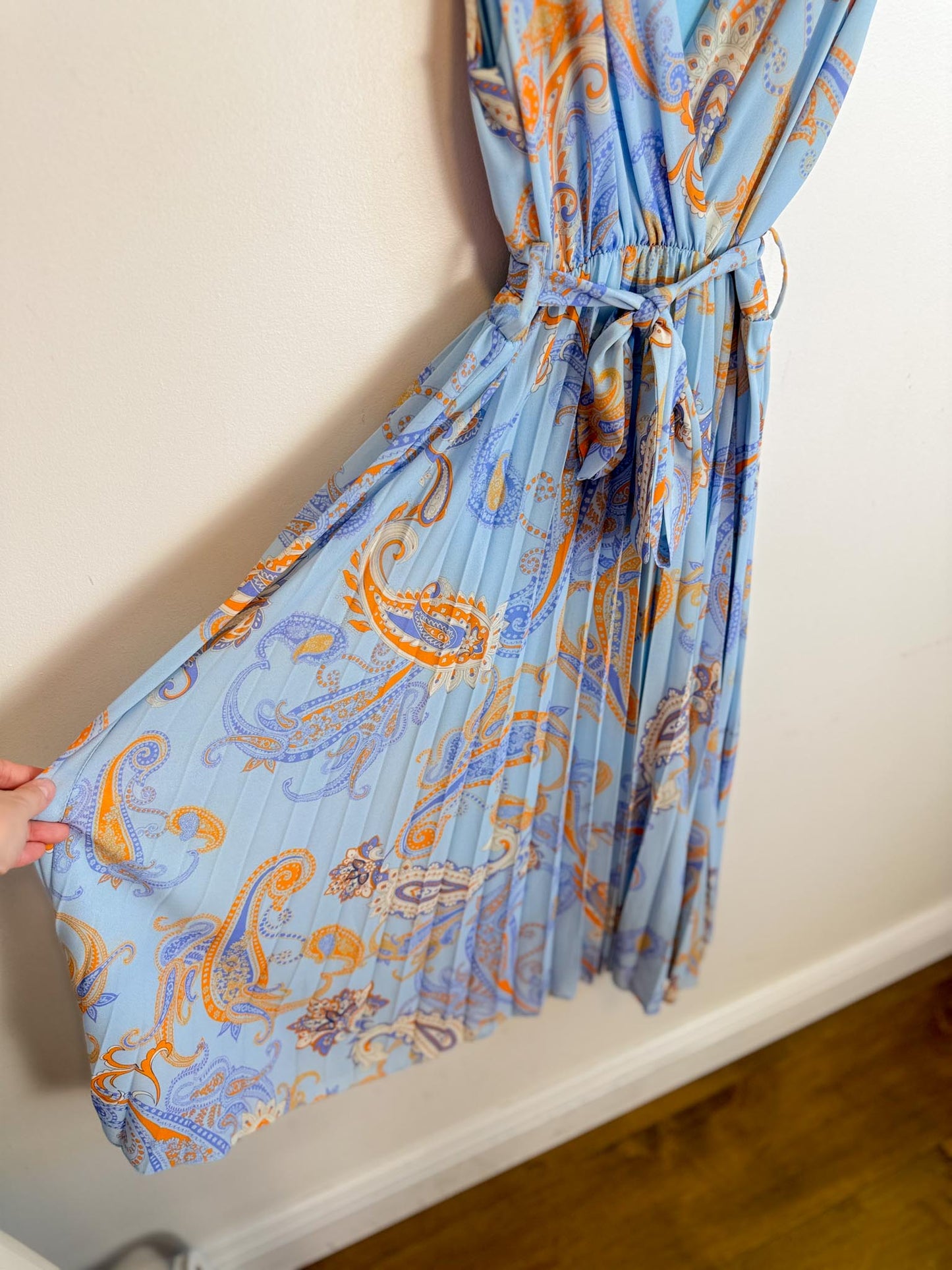 M Made in Italy Pleated Midi Dress in Blue (Size M)