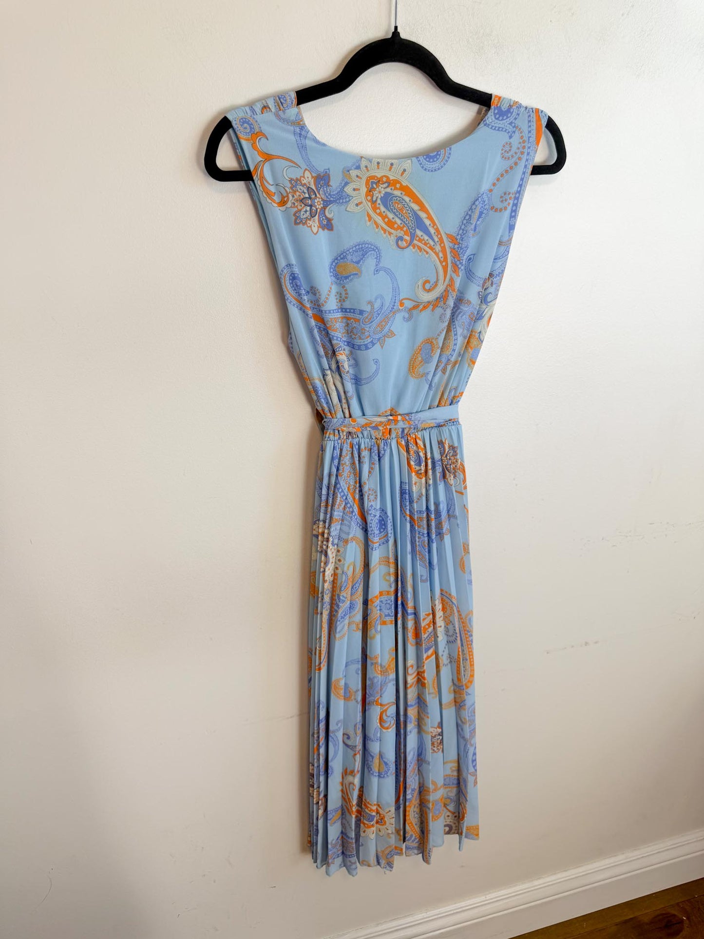 M Made in Italy Pleated Midi Dress in Blue (Size M)