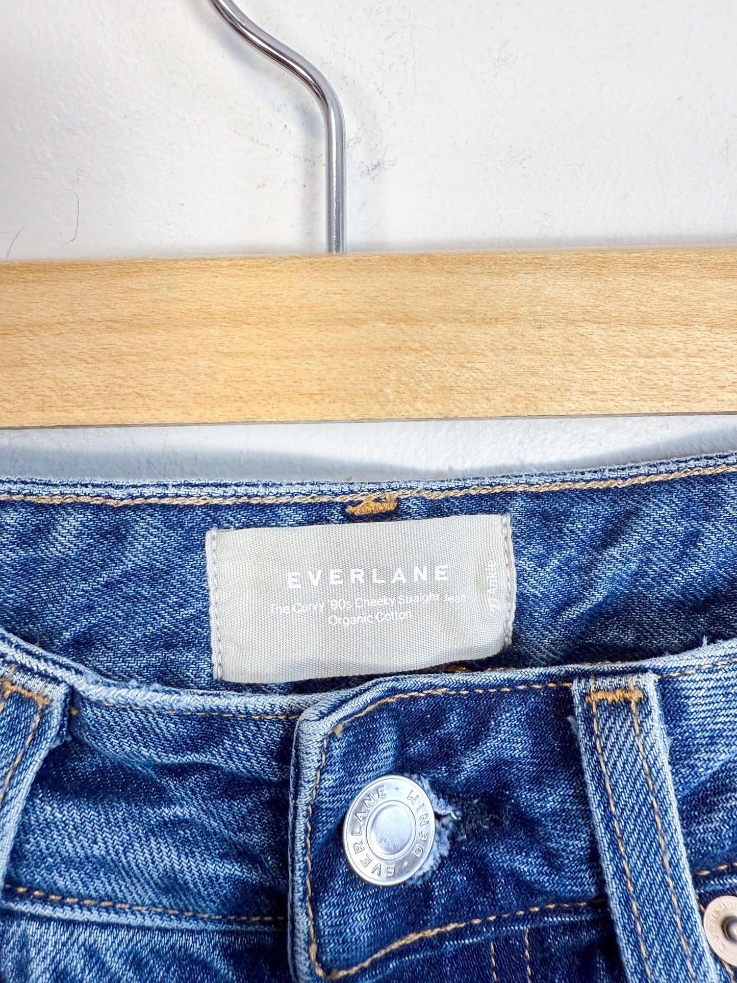 Everlane "The Curvy 90s Cheeky Straight Jean" in Medium Wash (Size 27)