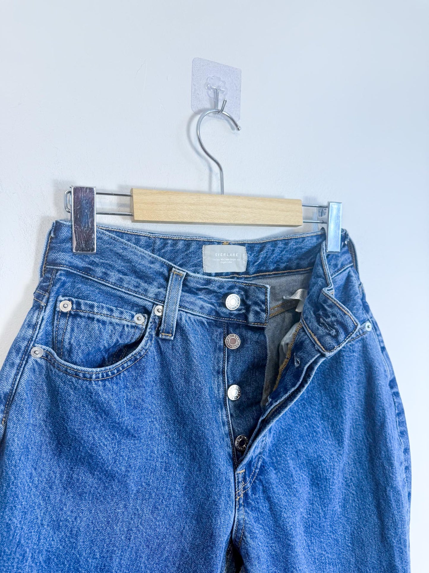 Everlane "The Curvy 90s Cheeky Straight Jean" in Medium Wash (Size 27)
