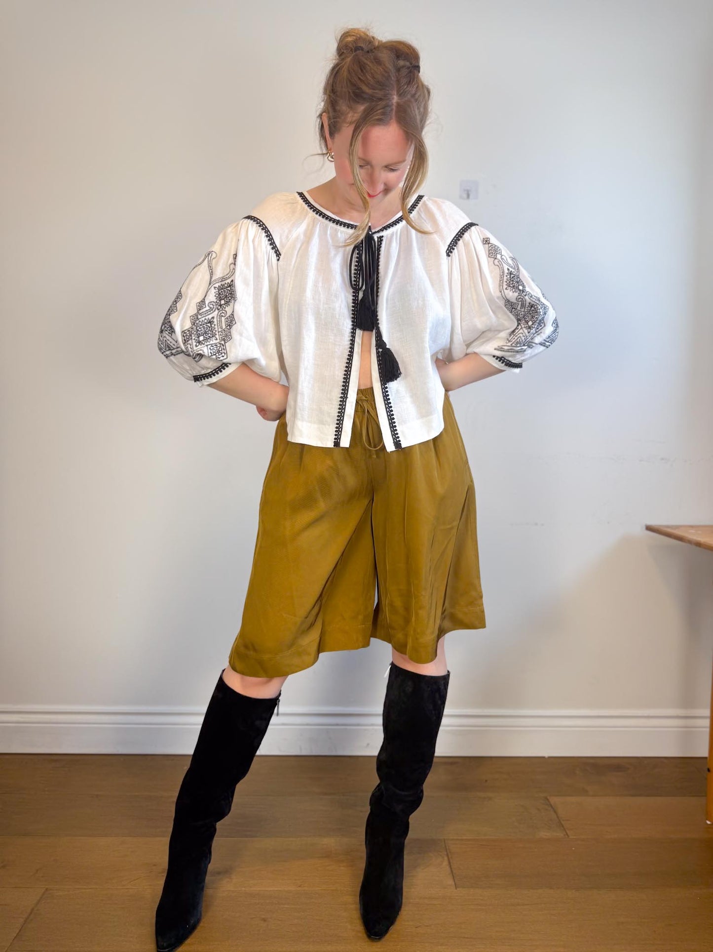 AGGEL Linen Embroidered Front Tie Blouse (Size M/L)