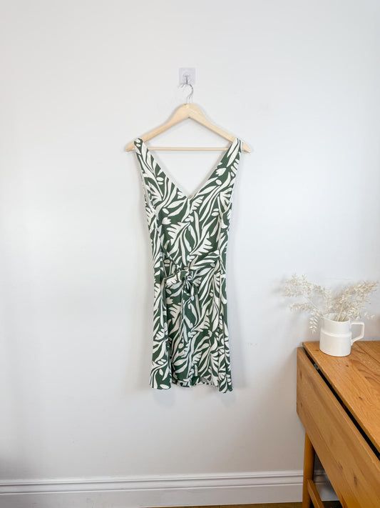 Artlove Paris Floral Dress in Green (Size M)