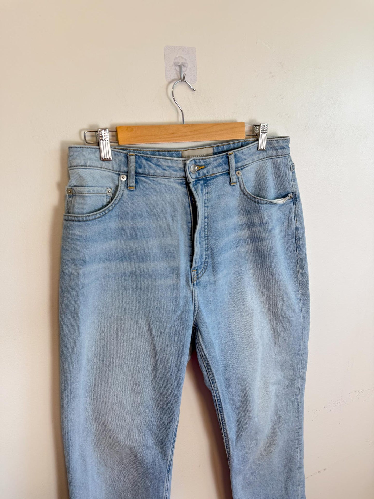 Everlane "The Curvy Cheeky Jean in Light Wash" (Size 31R)