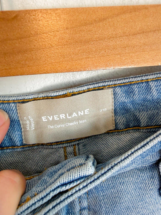 Everlane "The Curvy Cheeky Jean in Light Wash" (Size 31R)