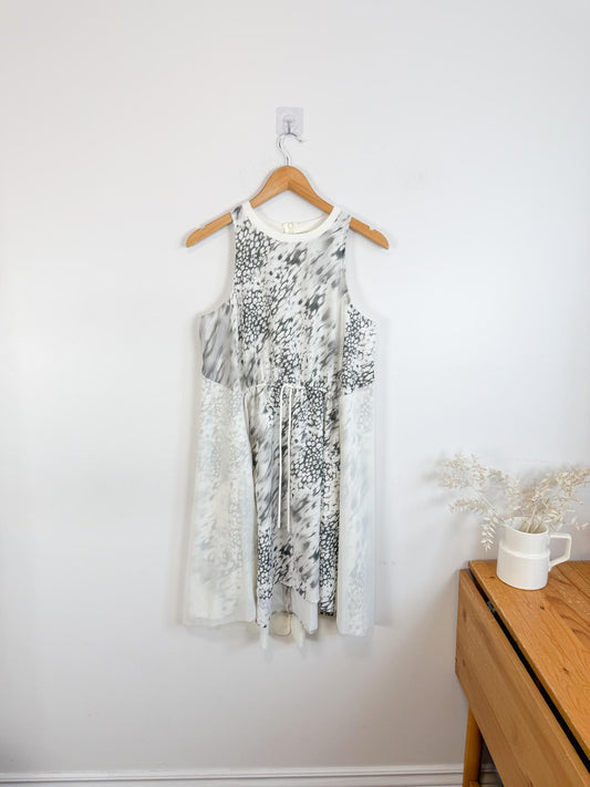 Lululemon "Mesh Overlay High-Neck Dress in White/Black" (Size L)