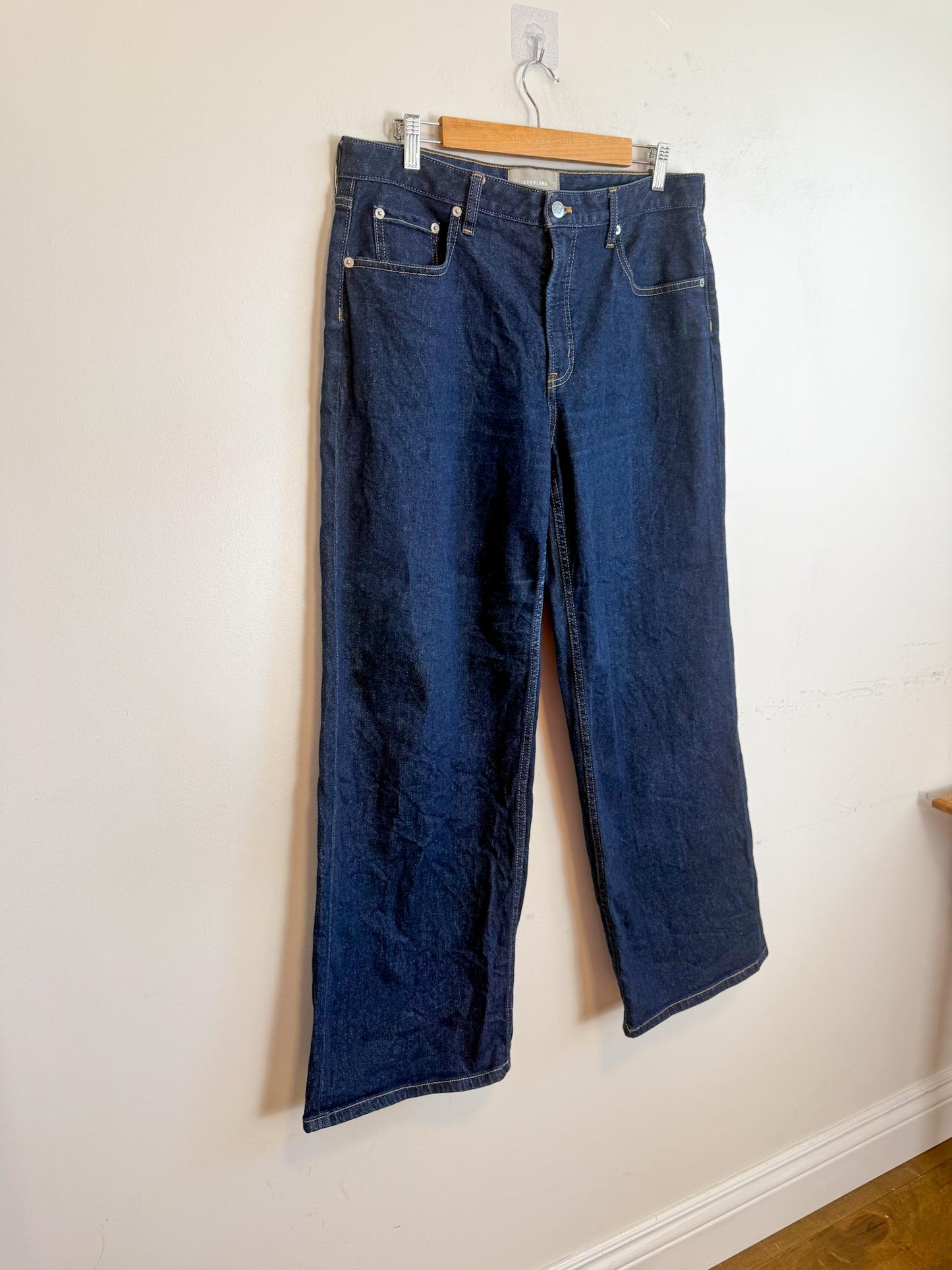 Everlane "The Mid-Way Jean in Dark Wash" (Size 31R)