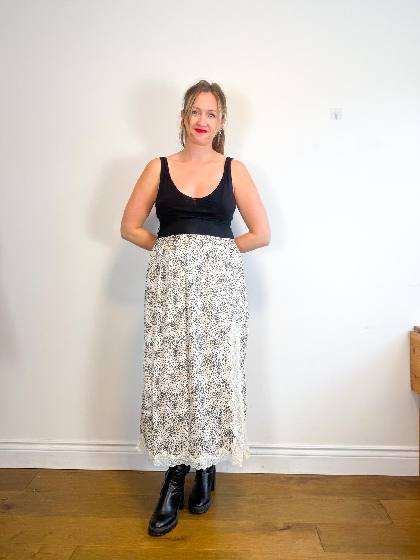 Aerie Leopard Print Skirt with Lace Trim (Size XL)