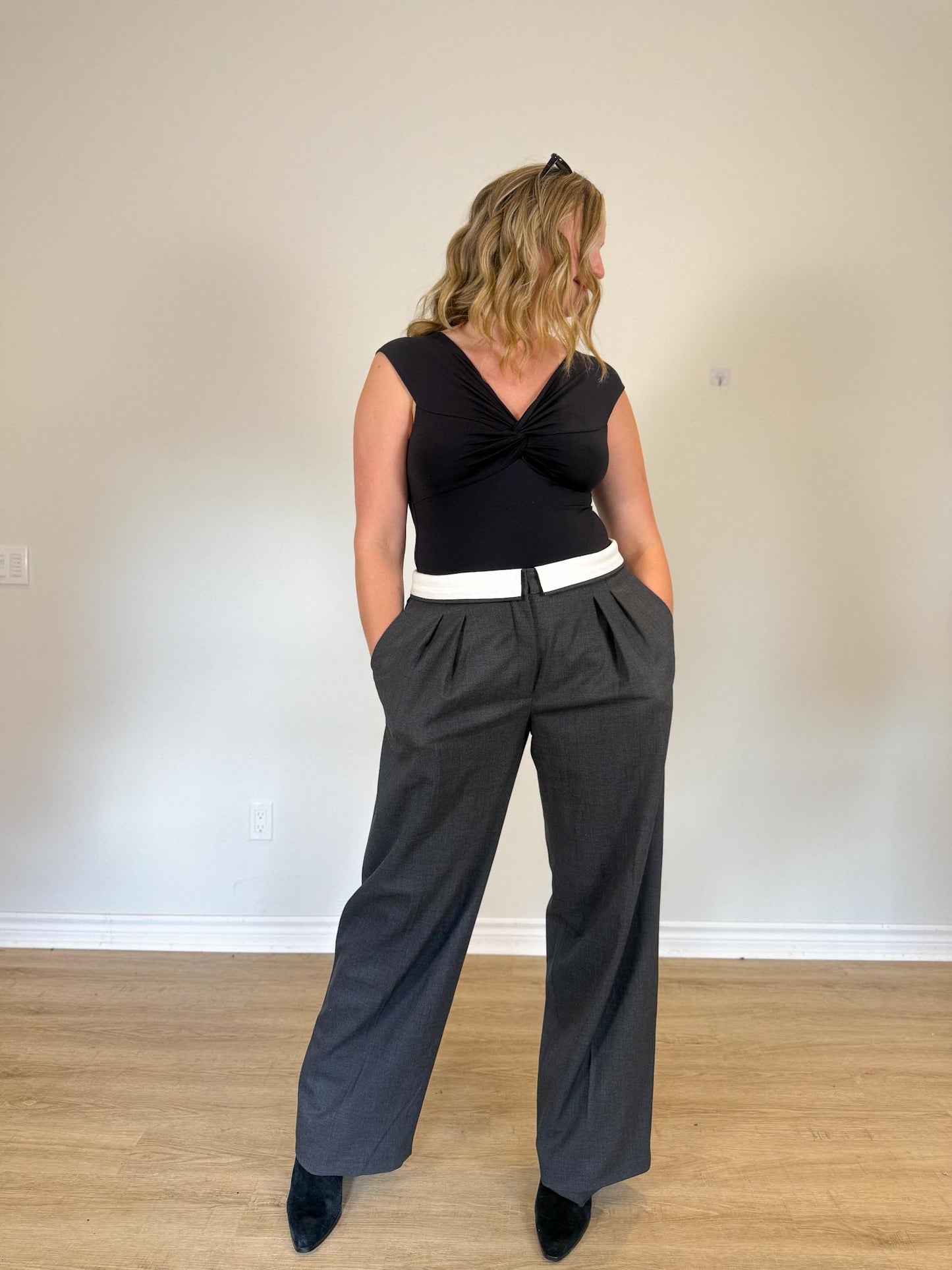 Babaton "Bureau Wool Pant in Dark Grey" (Size L/XL)