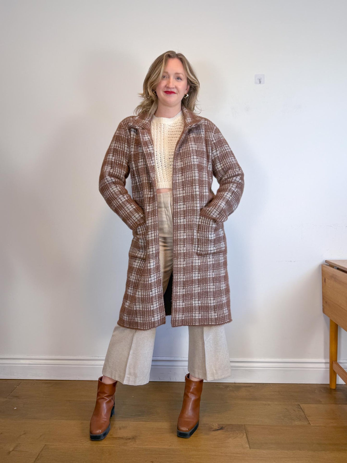 TAHARI Long Plaid Shacket in Brown/White (Size L)