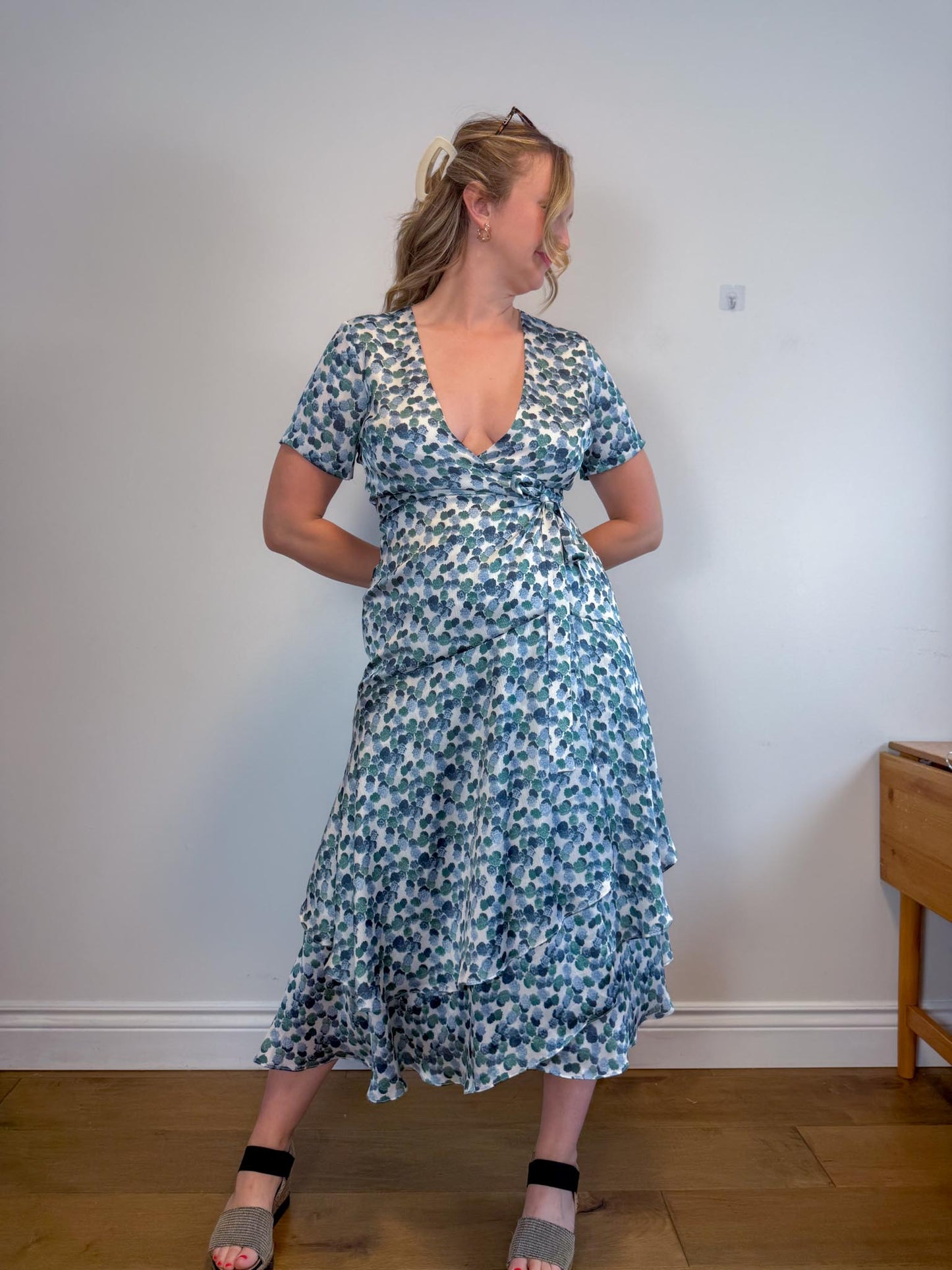 Club Monaco Wrap Dress in White/Blue/Green Print (Size M)
