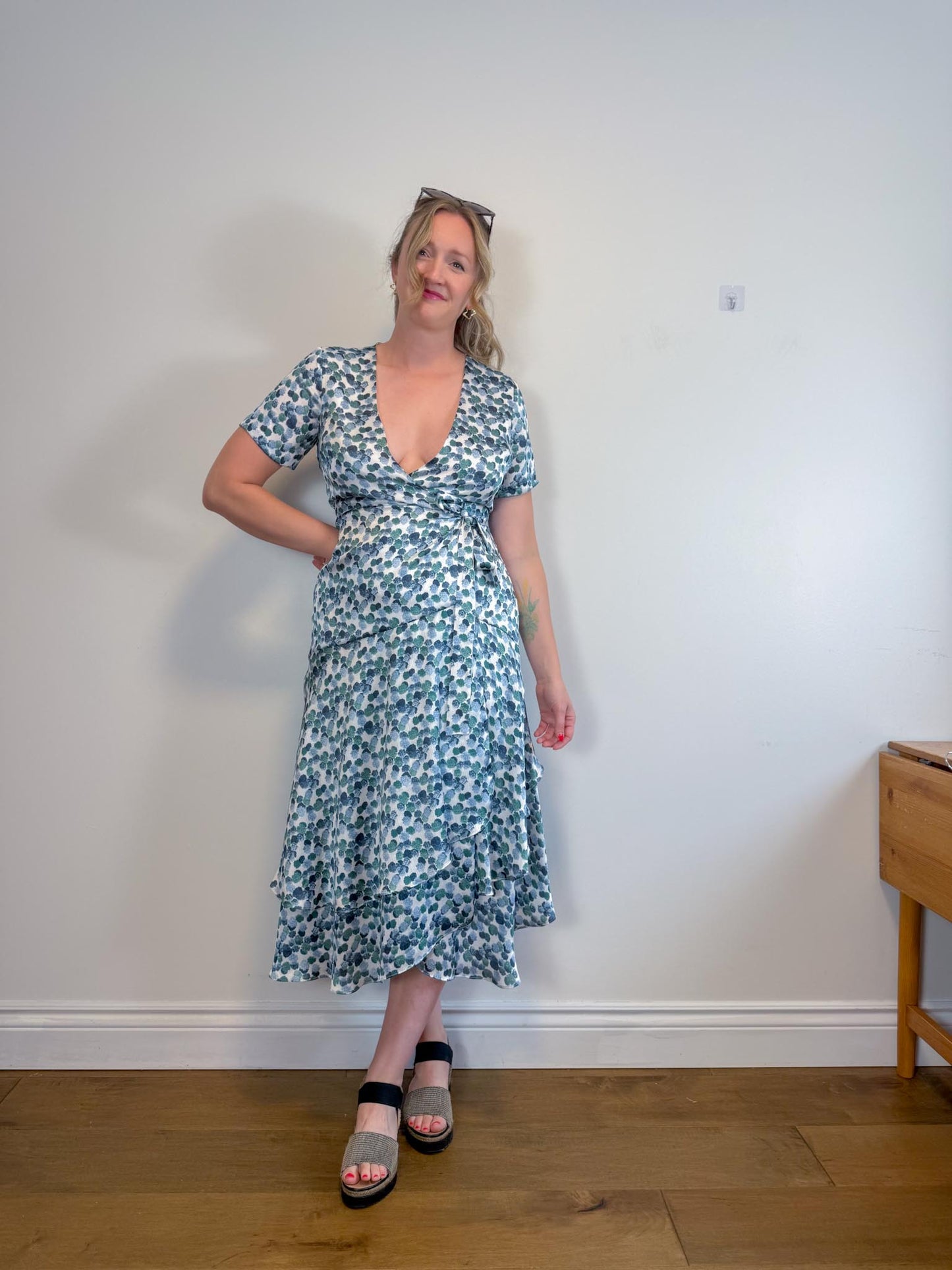 Club Monaco Wrap Dress in White/Blue/Green Print (Size M)