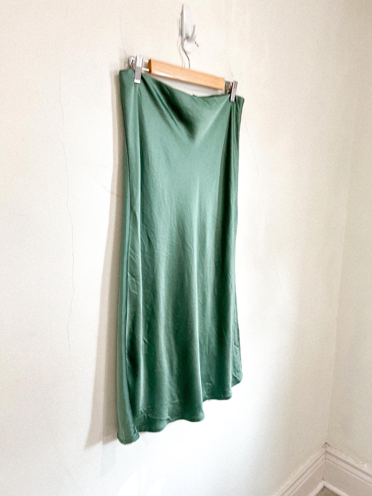 House of Harlow 1960 Satin Midi Skirt with Side Slit in Green (Size M/L)