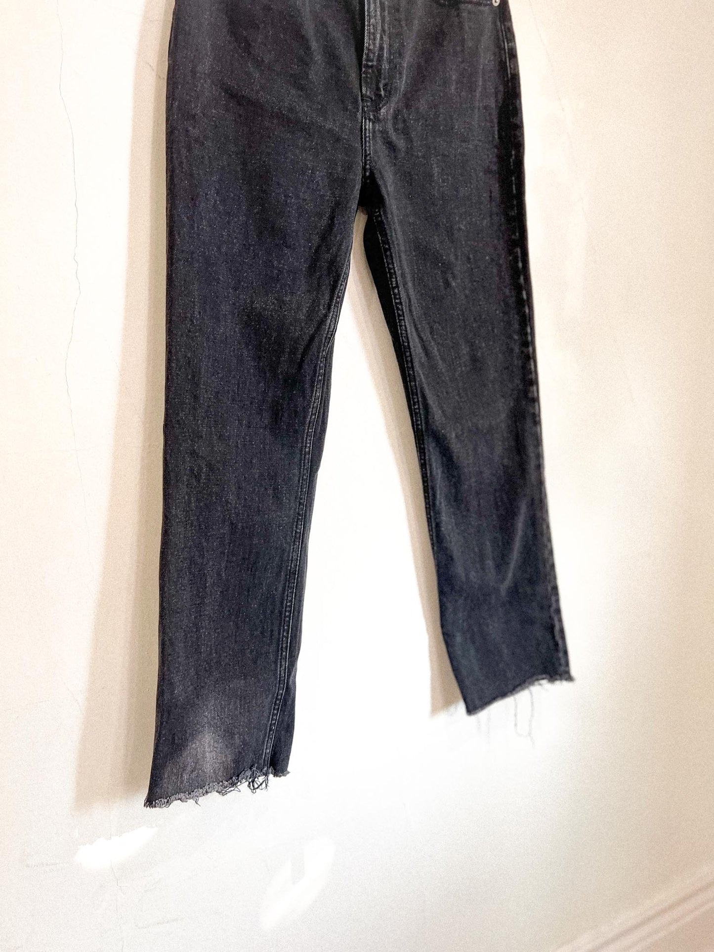 Abercrombie & Fitch "The Ankle Straight Ultra High Rise Jeans" in Black Denim (Size 27)