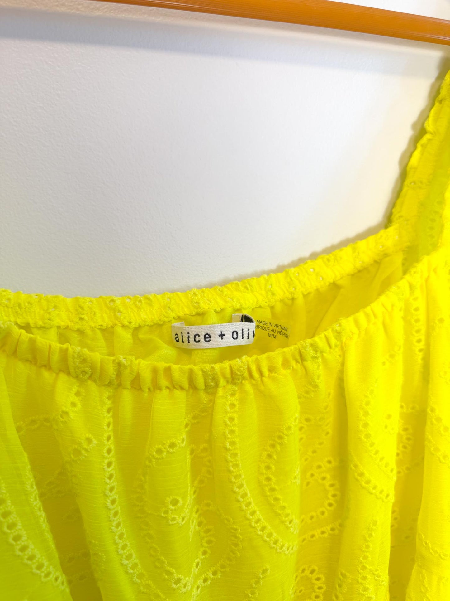 Alice & Olivia Eyelet Puff Sleeve Blouse in Neon Yellow (Size M)