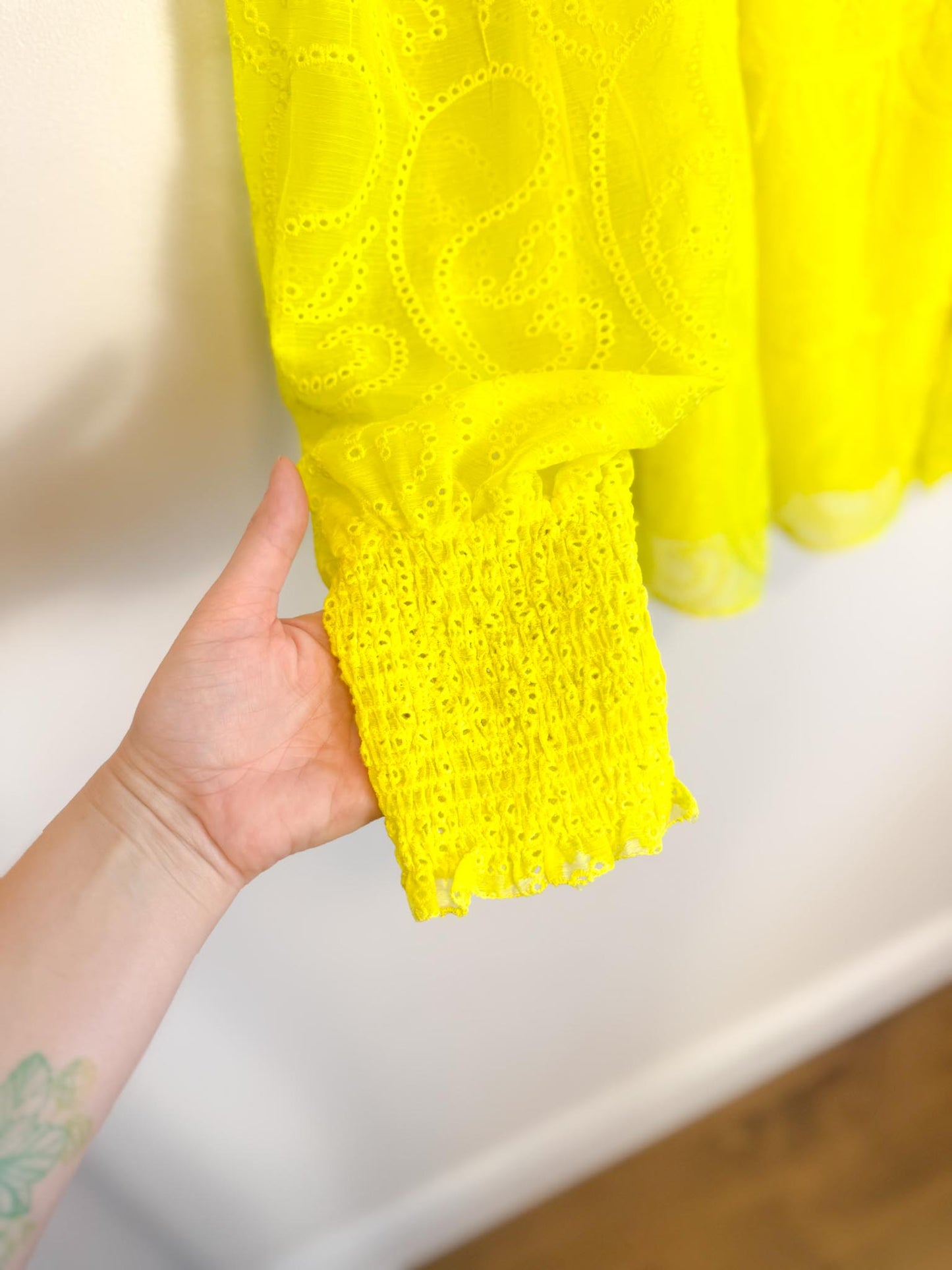 Alice & Olivia Eyelet Puff Sleeve Blouse in Neon Yellow (Size M)