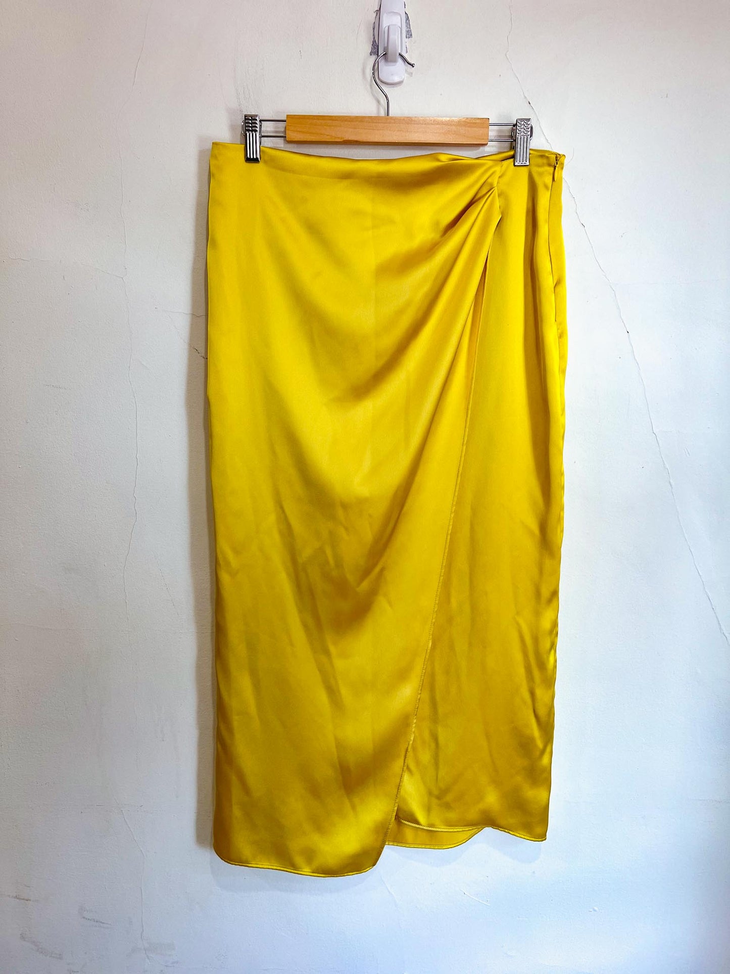 Zara Yellow Satin Midi Ruched Skirt (Size L)