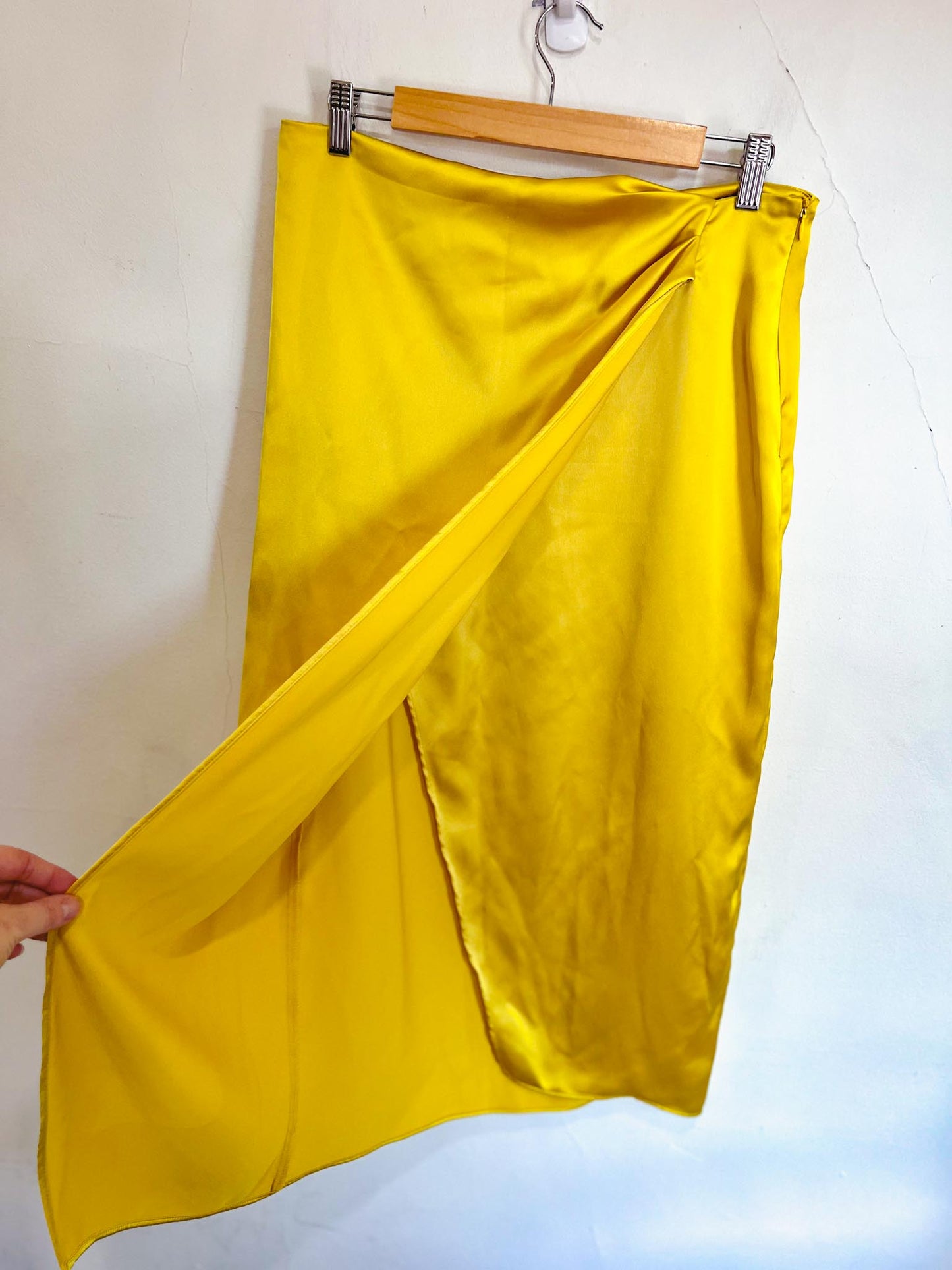 Zara Yellow Satin Midi Ruched Skirt (Size L)