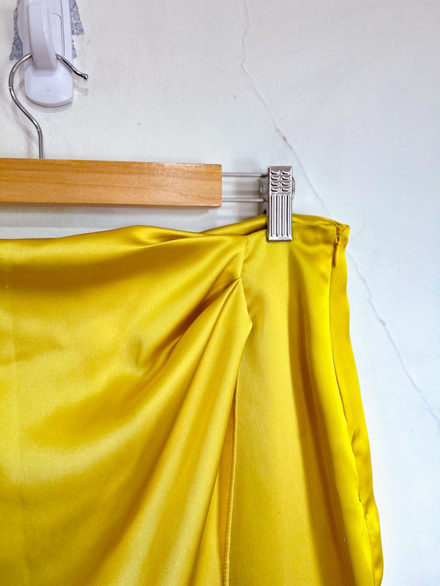 Zara Yellow Satin Midi Ruched Skirt (Size L)