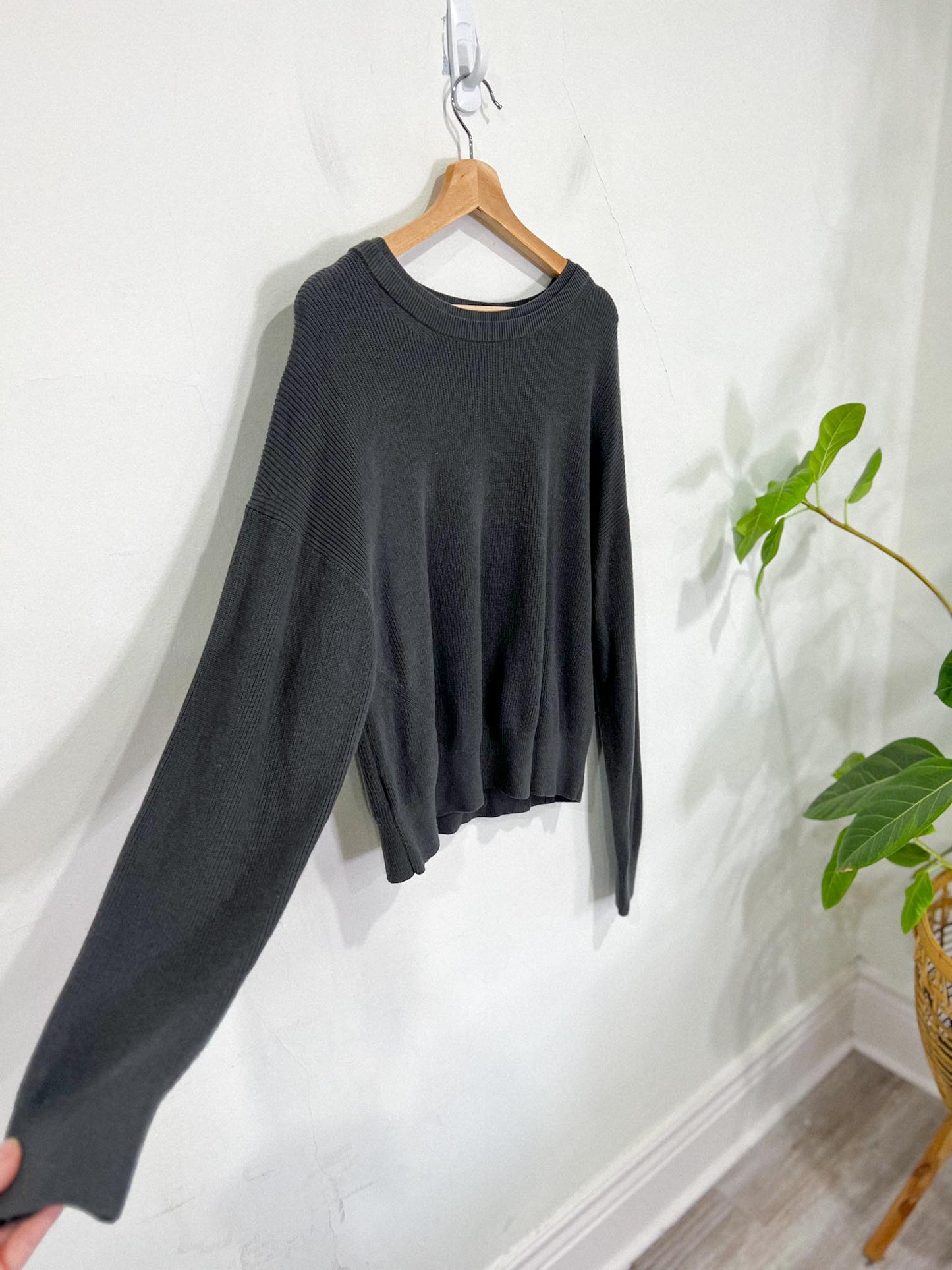 Lululemon Cropped Ribbed Crewneck in Charcoal Grey (Size M/L)