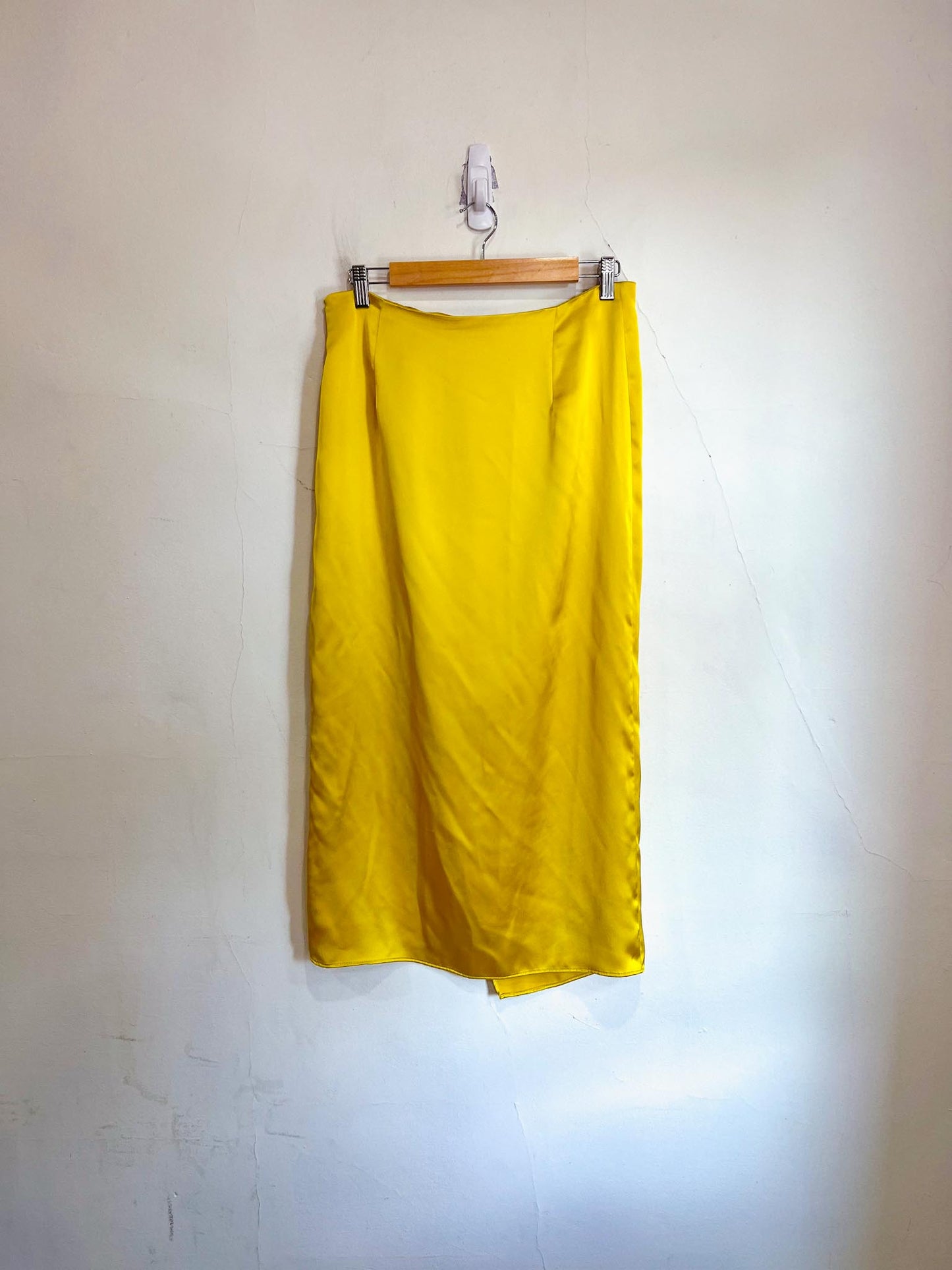 Zara Yellow Satin Midi Ruched Skirt (Size L)