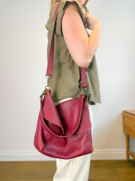 ELEVEN600 Leather Cross Body Bag in Merlot