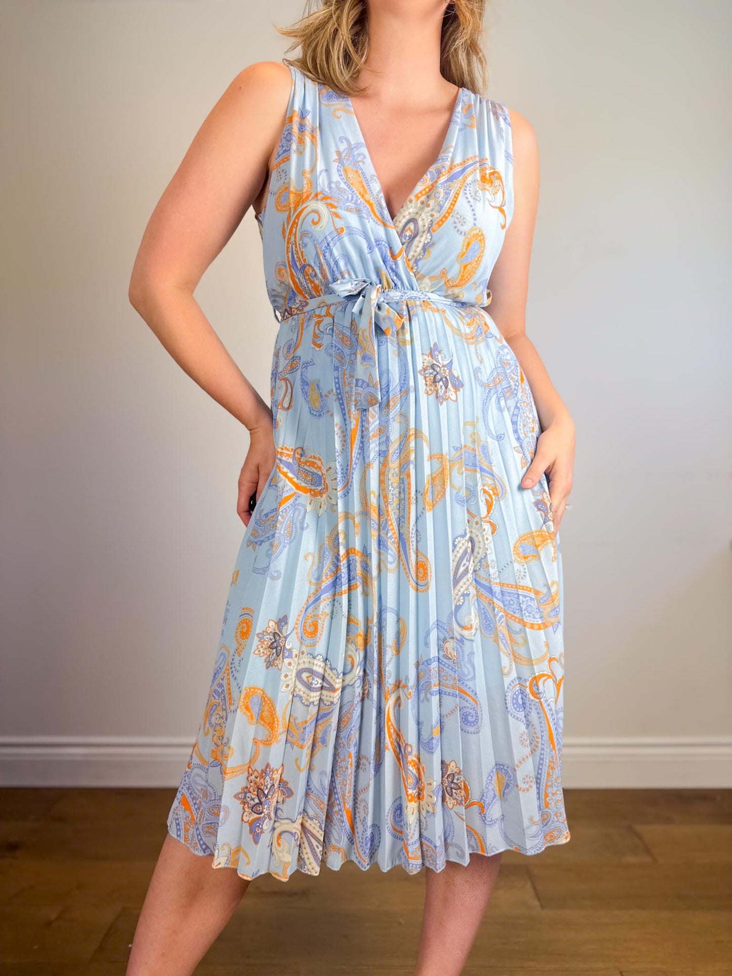 M Made in Italy Pleated Midi Dress in Blue (Size M)