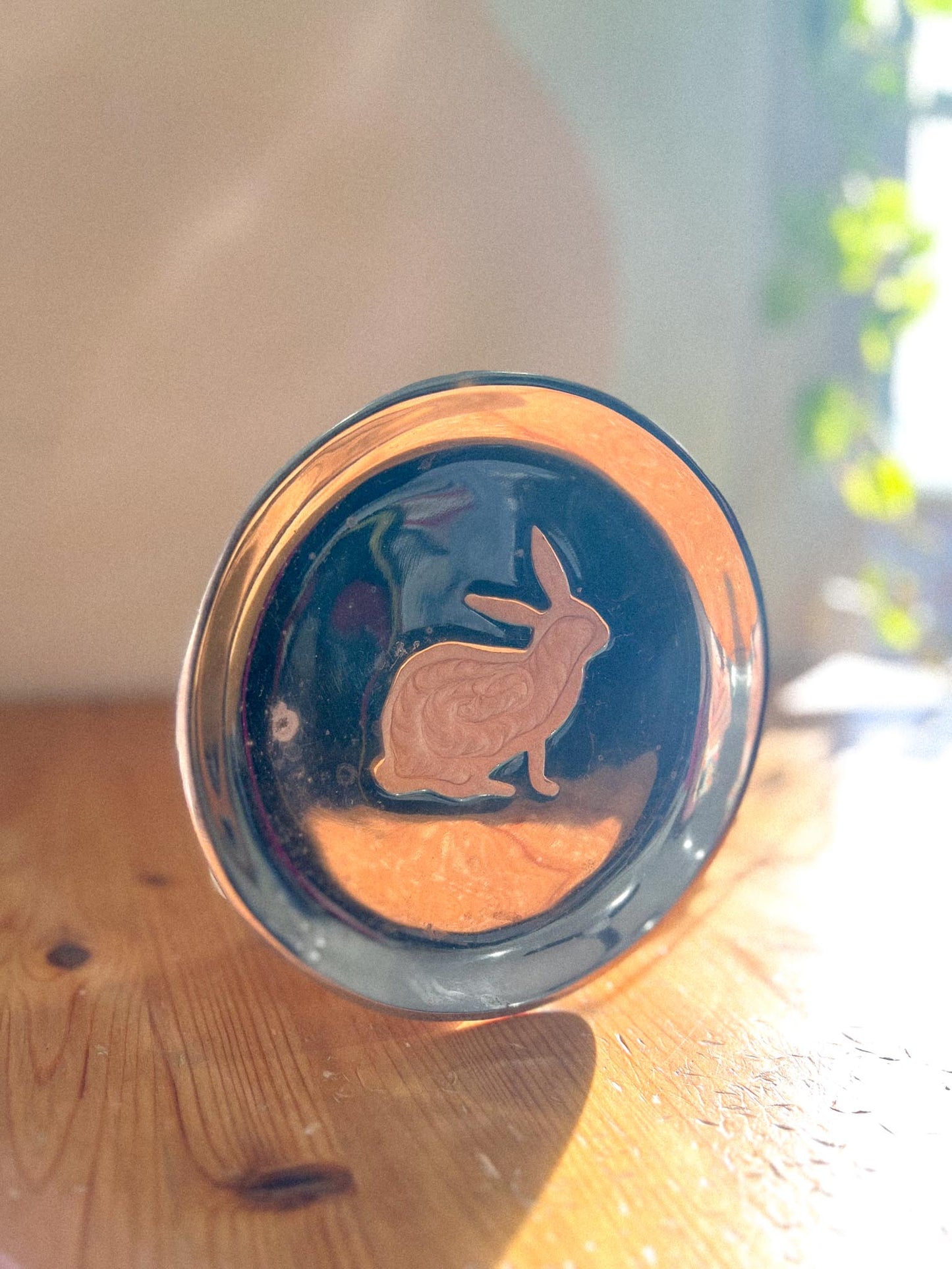 Pampa Bay Small Silver Plate with Pearlized Rabbit