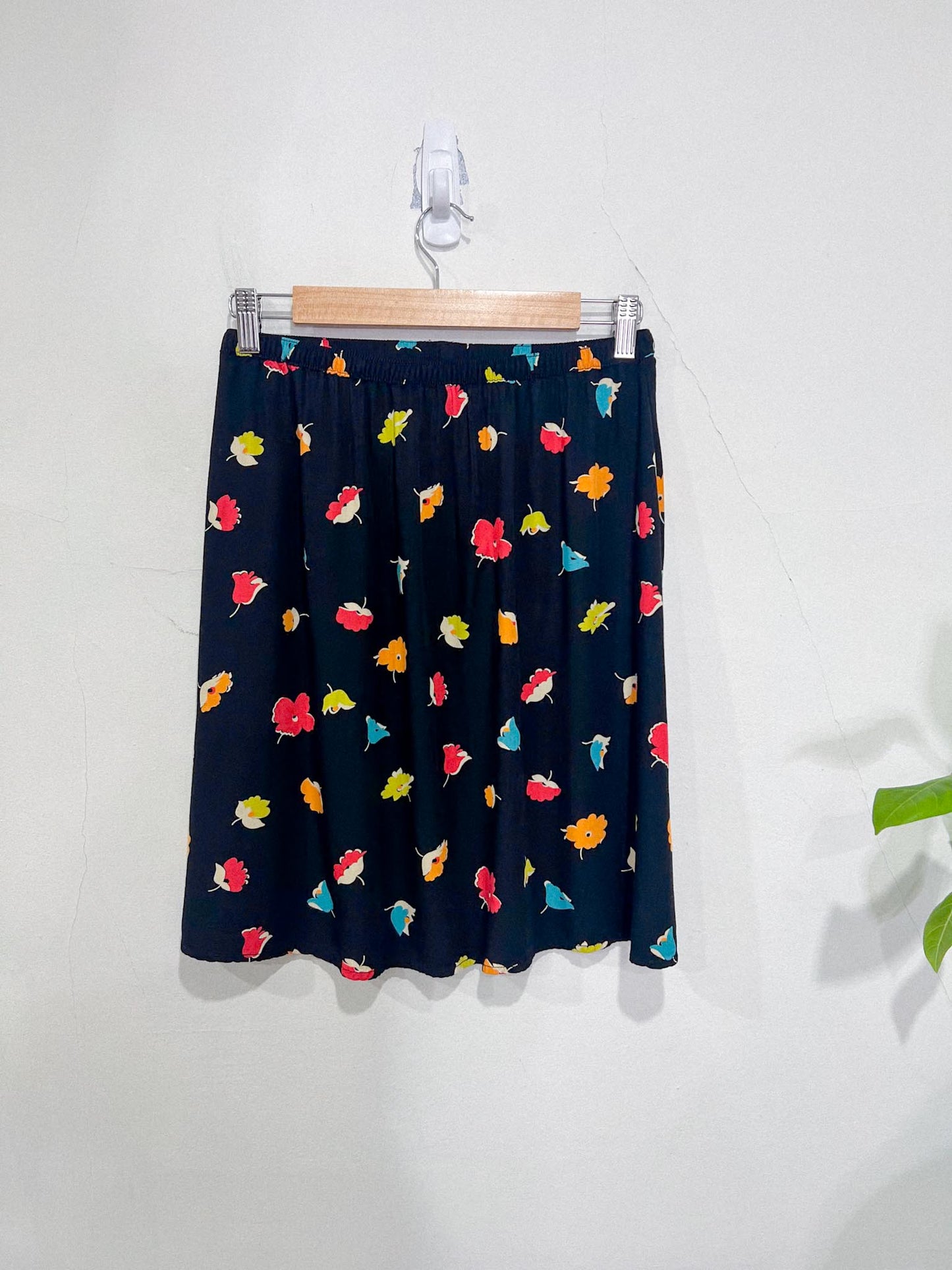 Vintage Floral Mini Skirt (Size M/L)