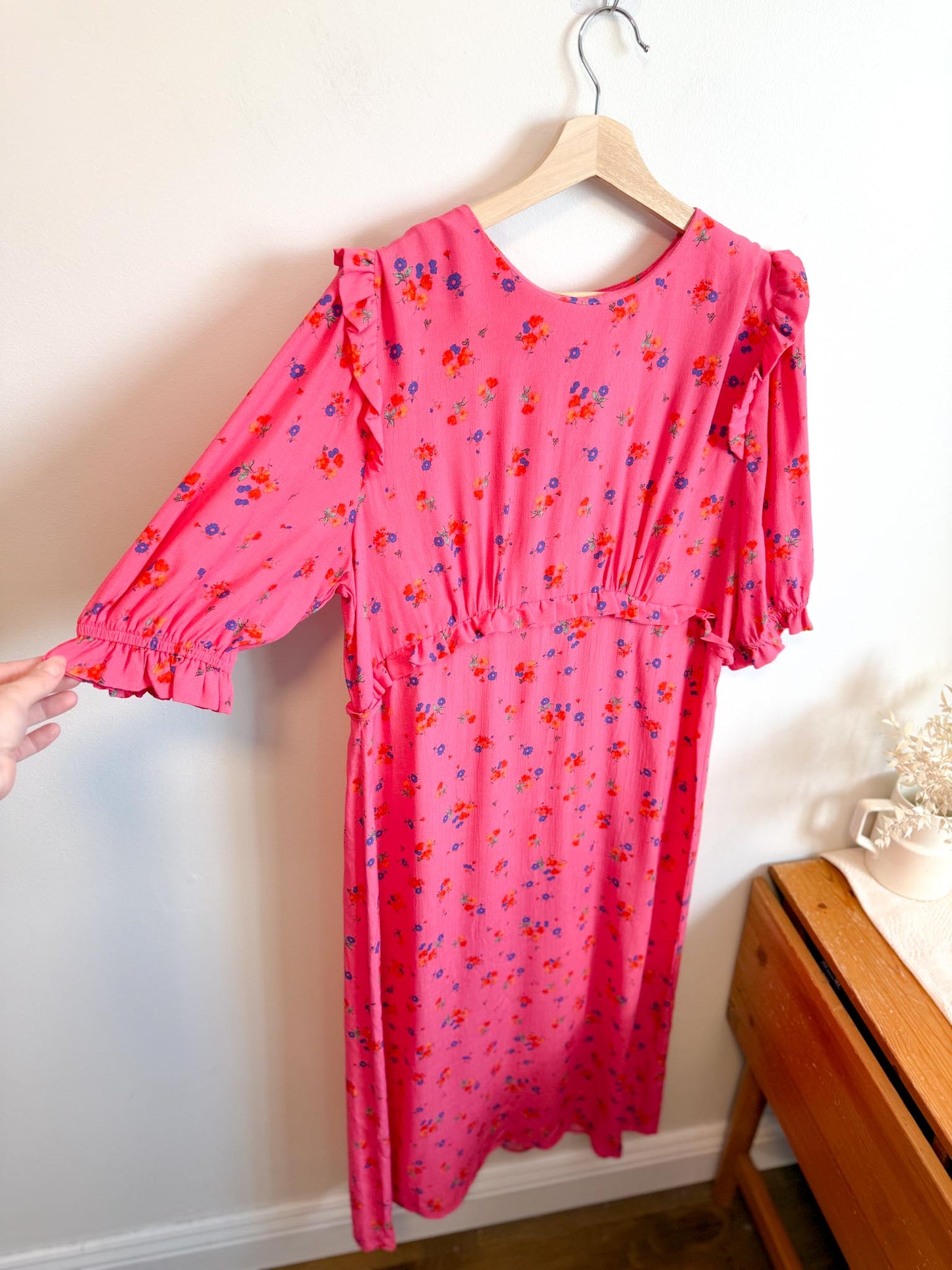 Nobody's Child "Ditsy Floral Pink Felicia Midi Dress" NWT (Size 16)