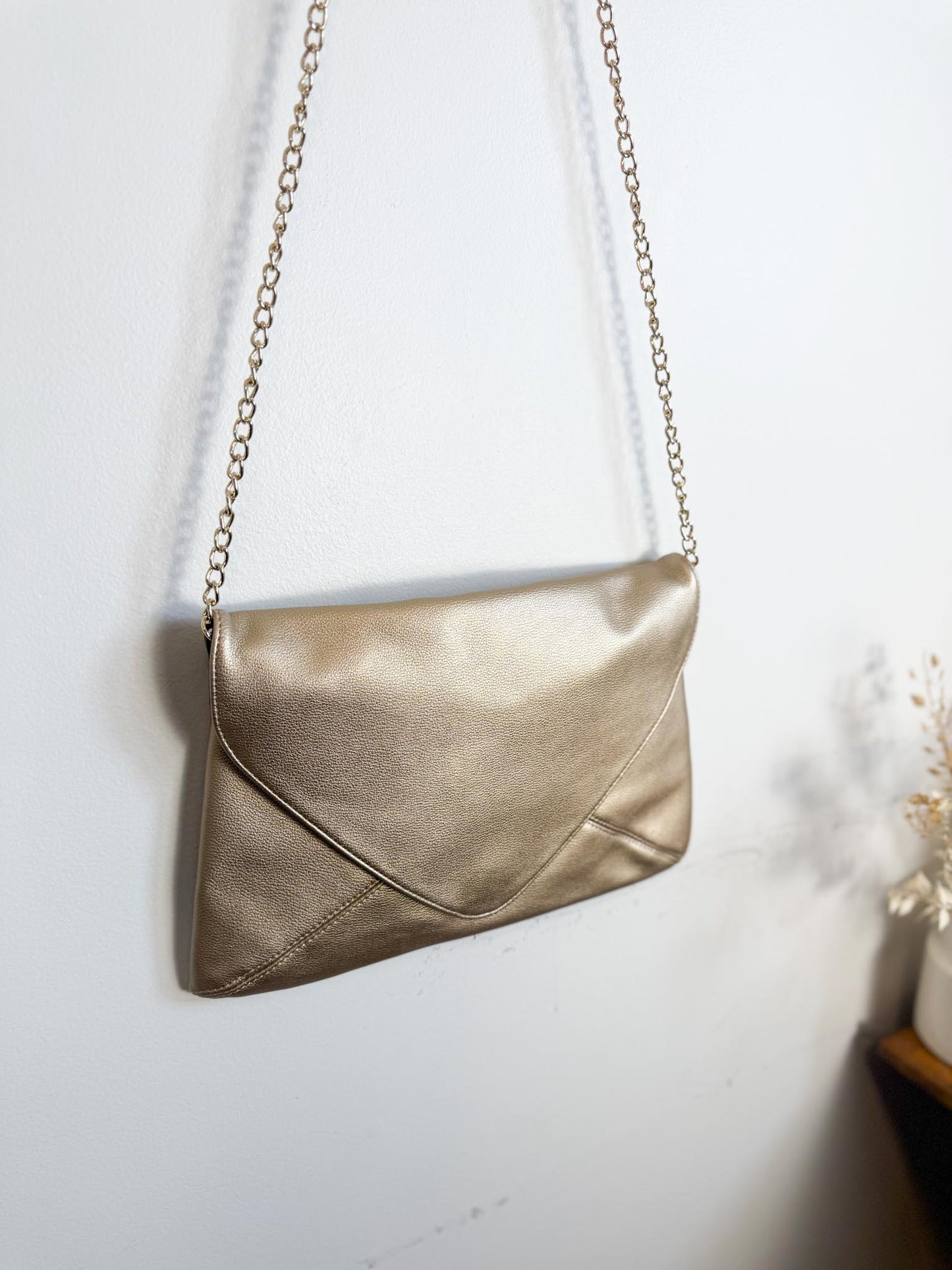 TROUVE Envelope Clutch Purse in Gold with Strap