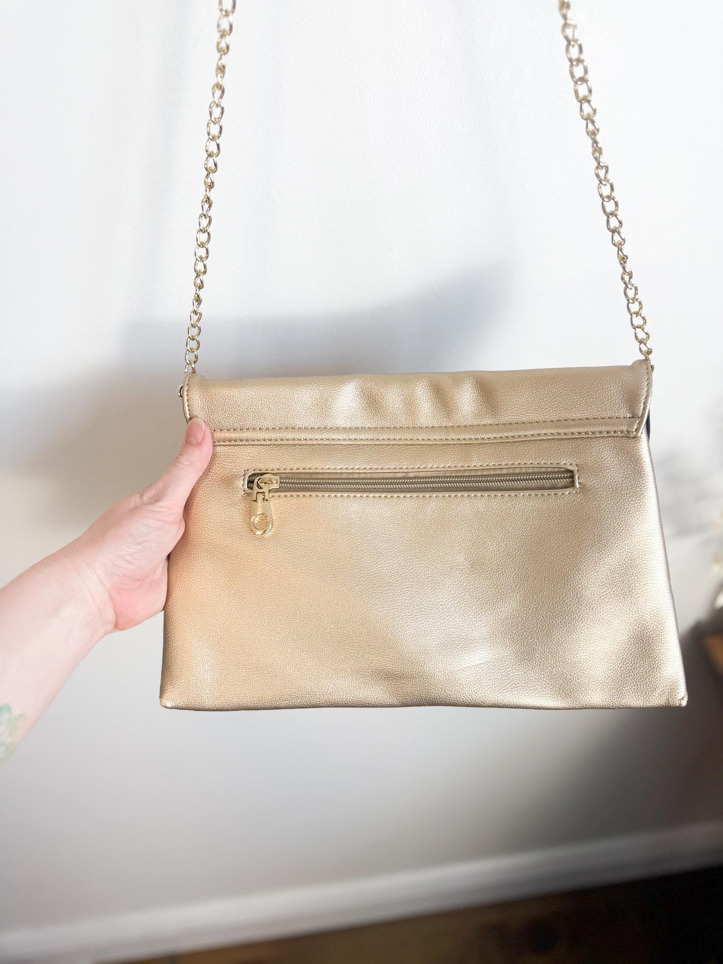 TROUVE Envelope Clutch Purse in Gold with Strap