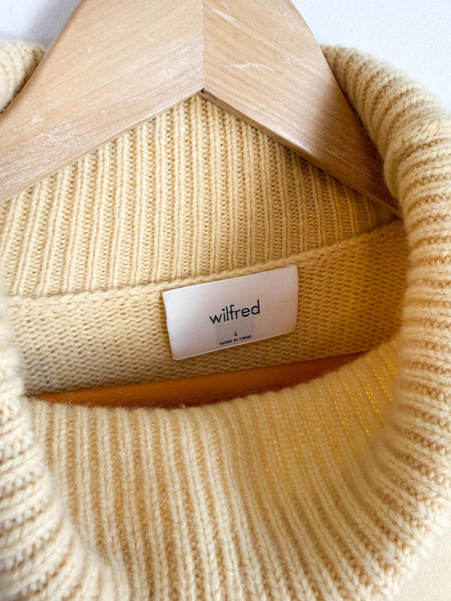 Wilfred Cashmere Turtleneck Sweater in Butter Yellow (Size L)