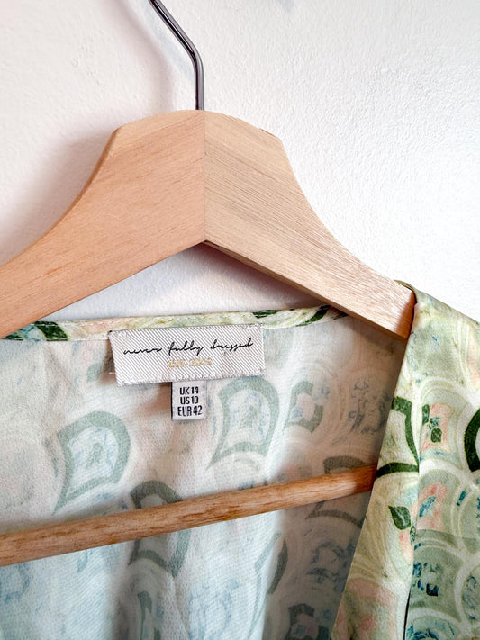 Never Fully Dressed Satin Cropped Blouse in Green Print (Size L)