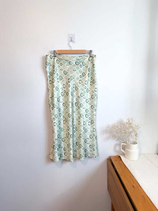 Never Fully Dressed Satin Midi Skirt in Green Print (Size L)