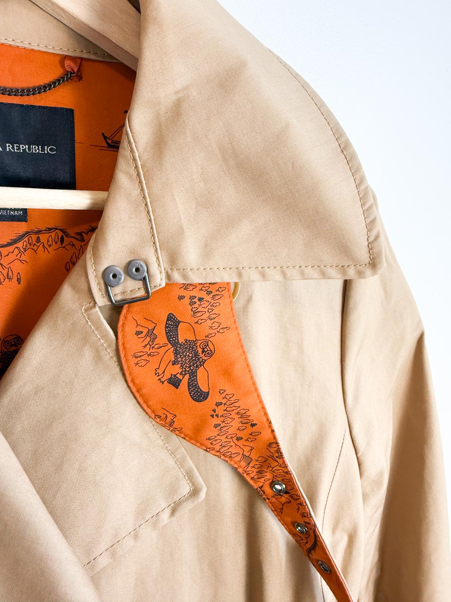 Banana Republic Khaki Trench Coat (Size M/L)