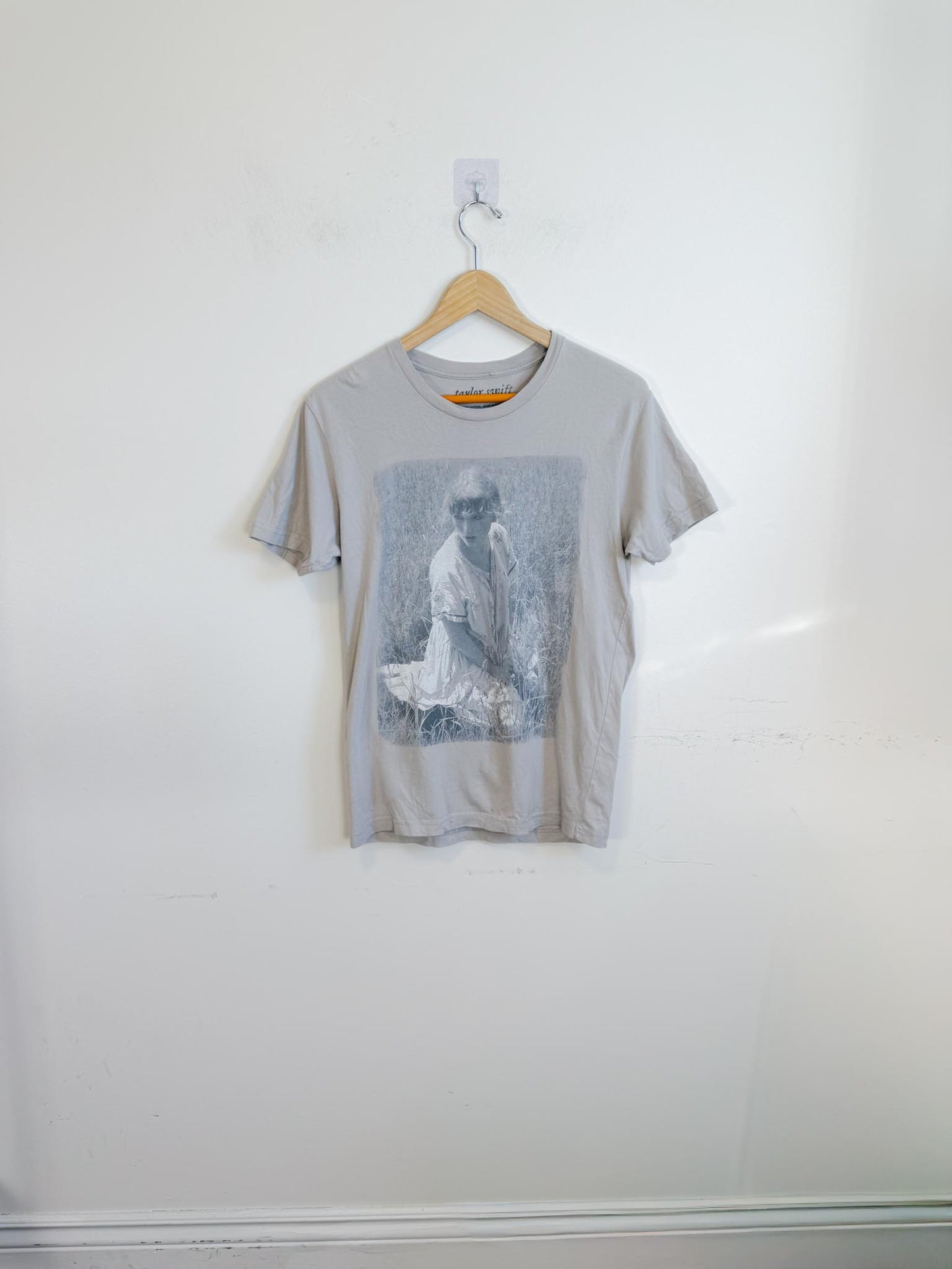 Taylor Swift "Betty's Garden Folklore" T-Shirt in Grey (Size S)