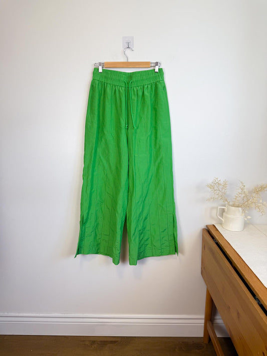 FRAME "Lattice-Trimmed Silk-Blend Wide-Leg Pants in Green" (Size L)