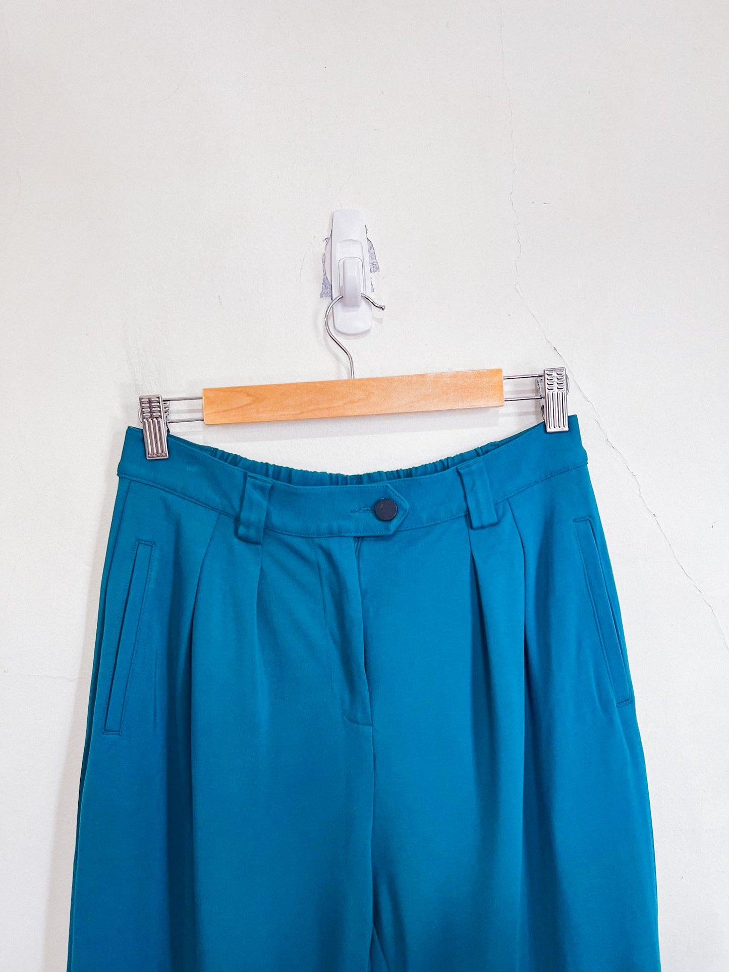 TITIKA "Lipton Laid Back Trouser" (Size L) in Teal