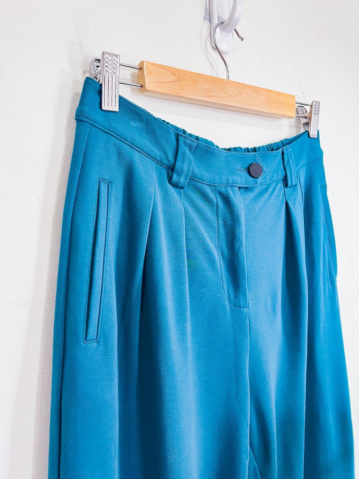 TITIKA "Lipton Laid Back Trouser" (Size L) in Teal