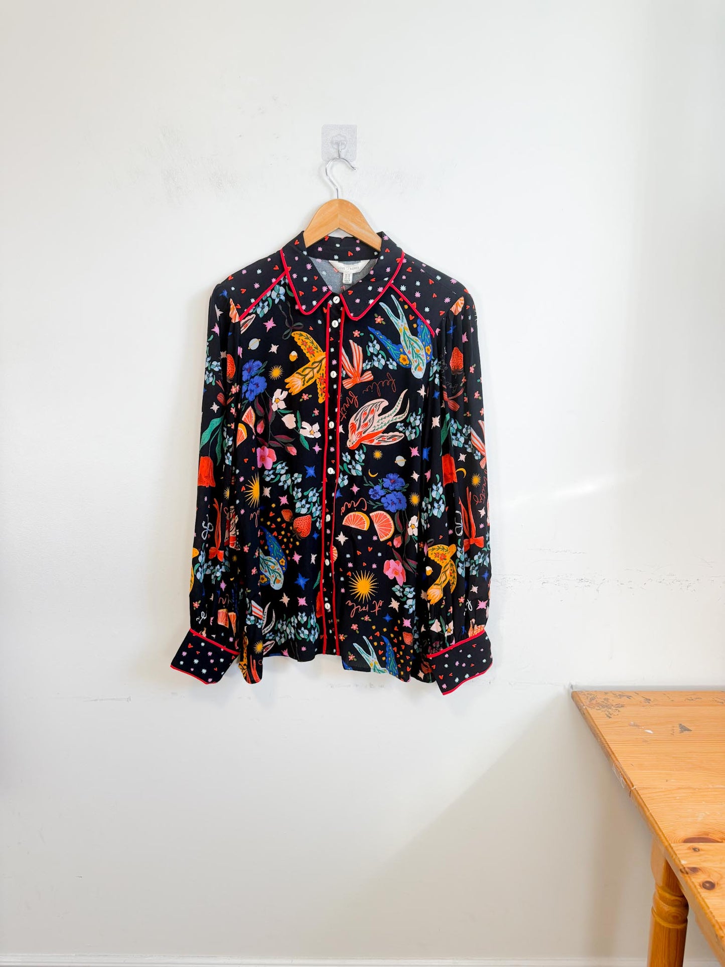 Love & Roses "Black Graphic Print Long Sleeve Button Down Shirt" NWT (Size L/XL)