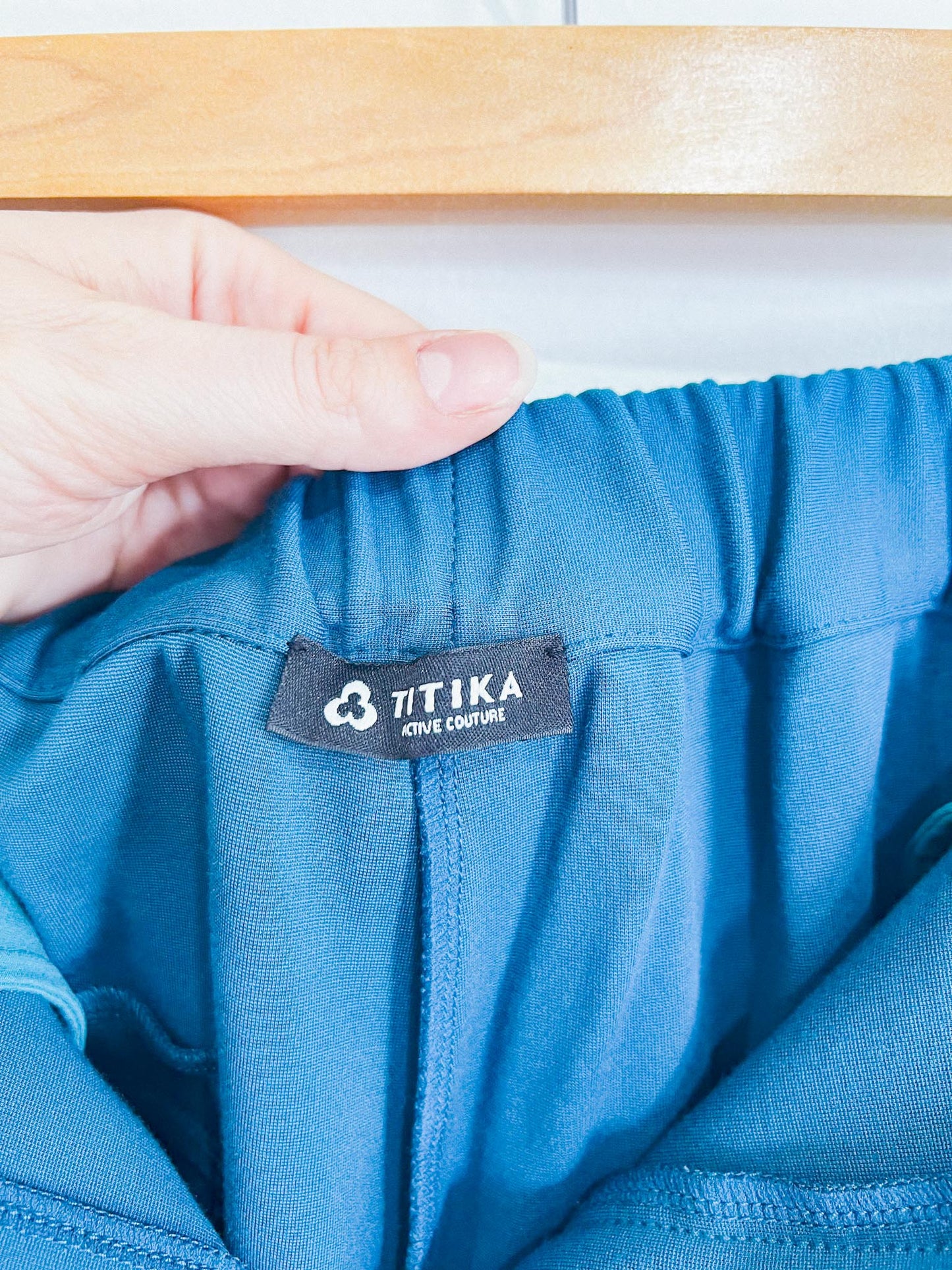 TITIKA "Lipton Laid Back Trouser" (Size L) in Teal