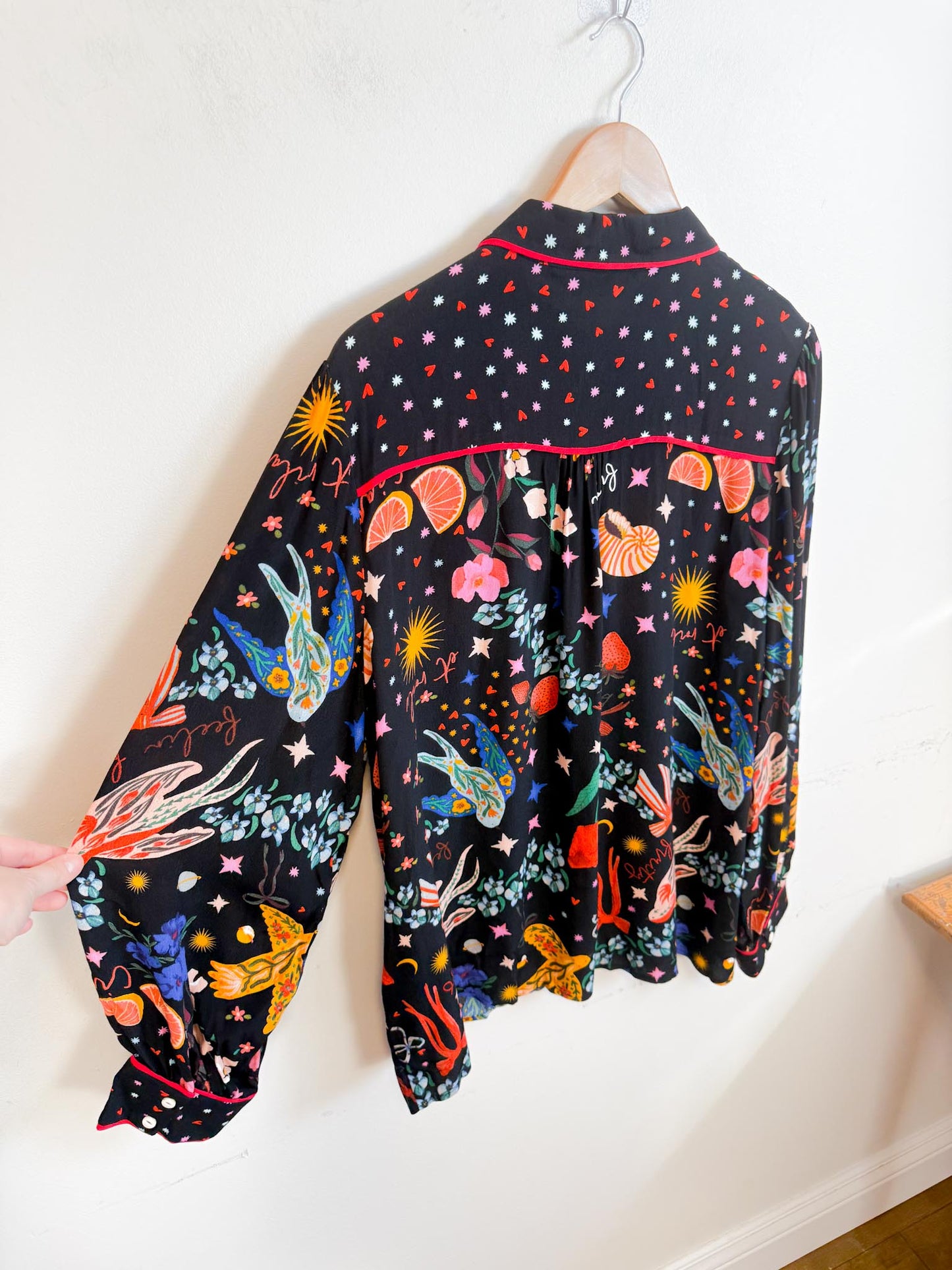 Love & Roses "Black Graphic Print Long Sleeve Button Down Shirt" NWT (Size L/XL)